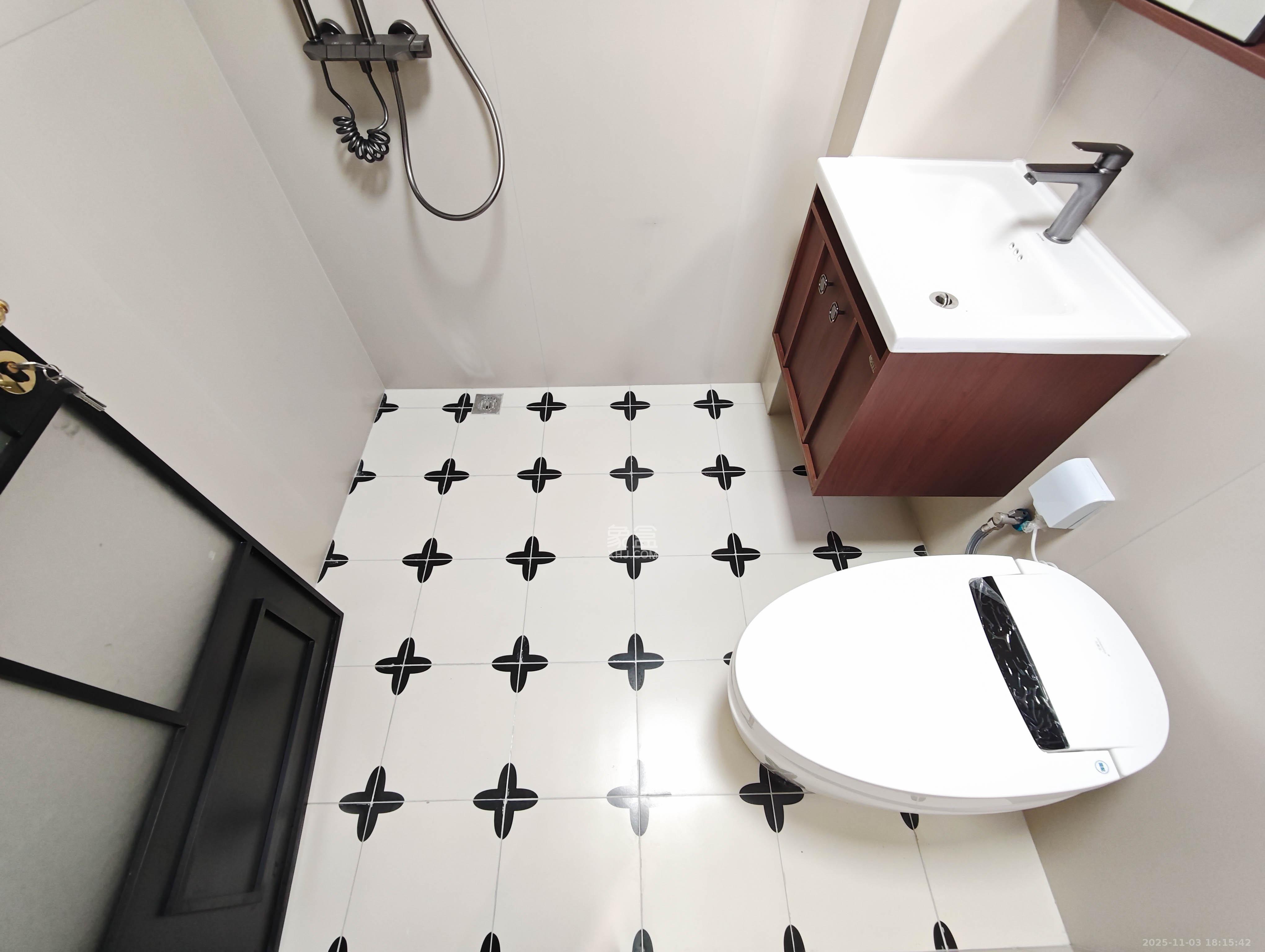 宏聚地中海  3室2厅2卫    109.8万卫生间