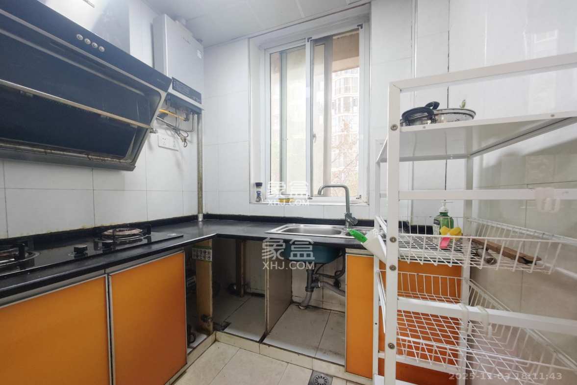 泰禹家园(彩云之翼家园一期、二期、三期) 1室1厅1卫 45.8万 泰禹家园(彩云之翼家园一期、二期、三期) 1室1厅1卫 45.8万厨房