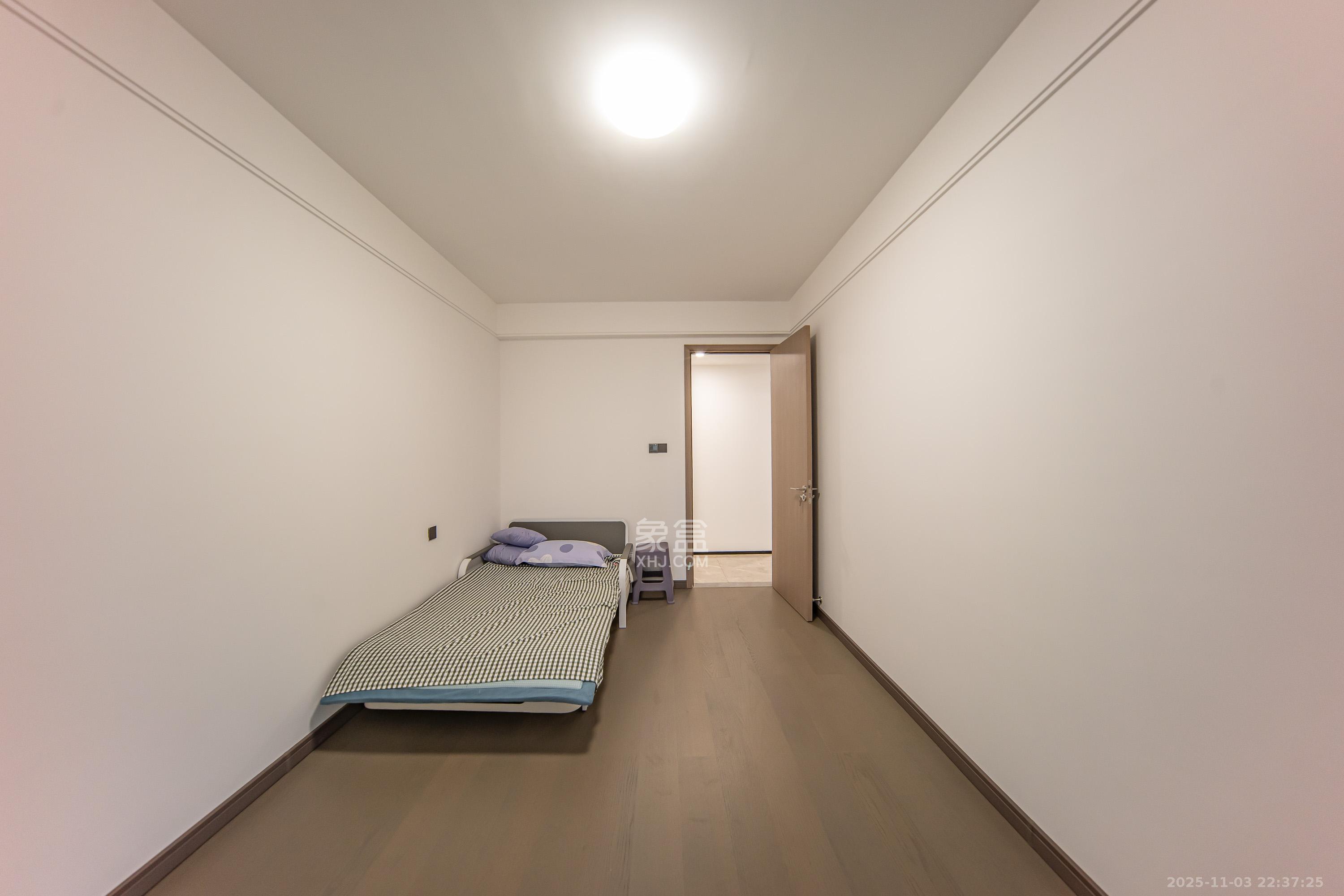 旭辉国宸府 4室2厅2卫 168.0万 旭辉国宸府 4室2厅2卫 168.0万卧室