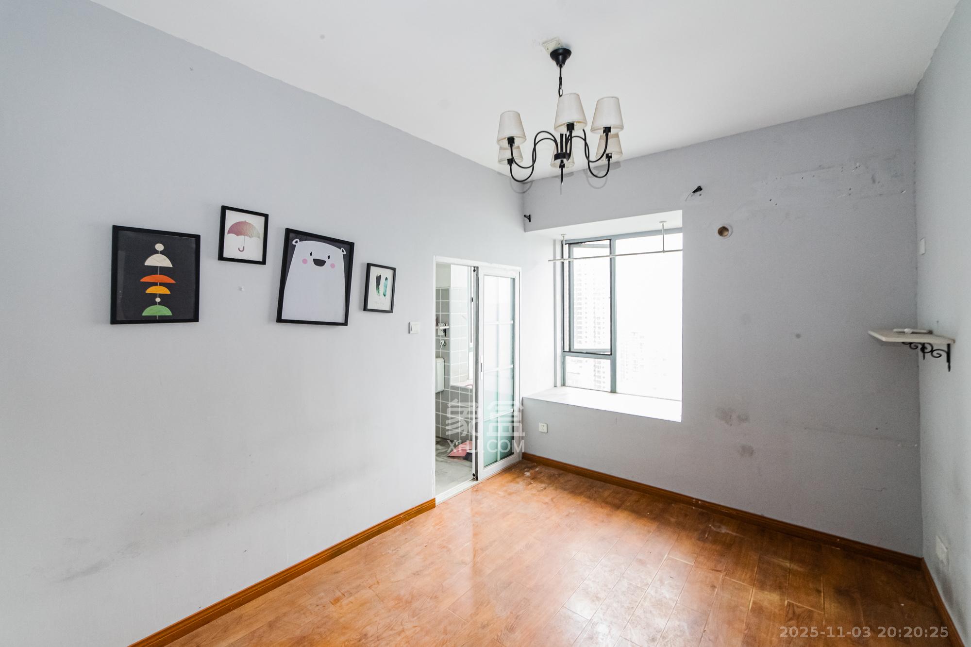 滨江君悦香邸  4室2厅2卫    108.0万卧室