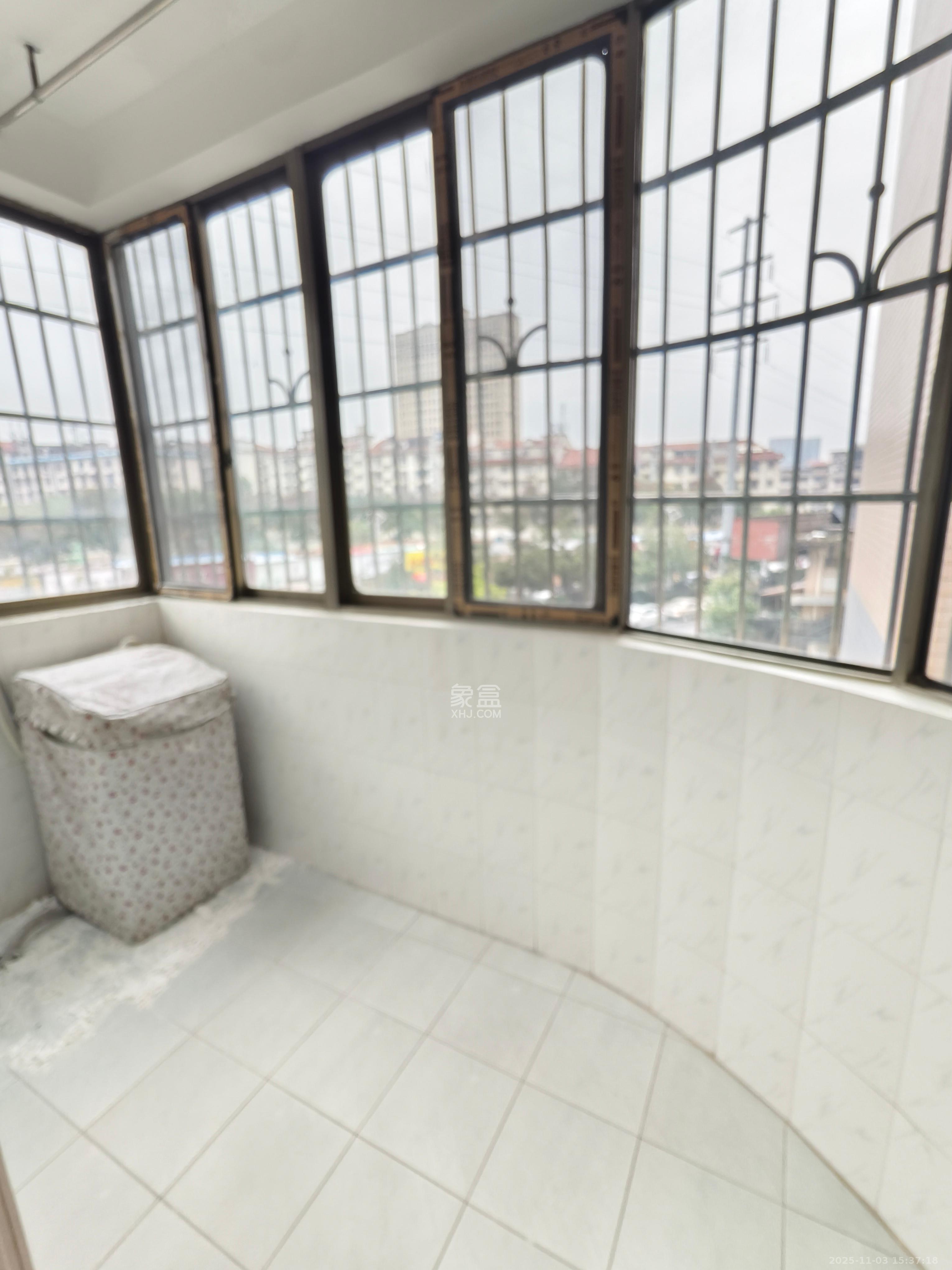 时代天骄  2室2厅1卫    2000.0元/月室内图