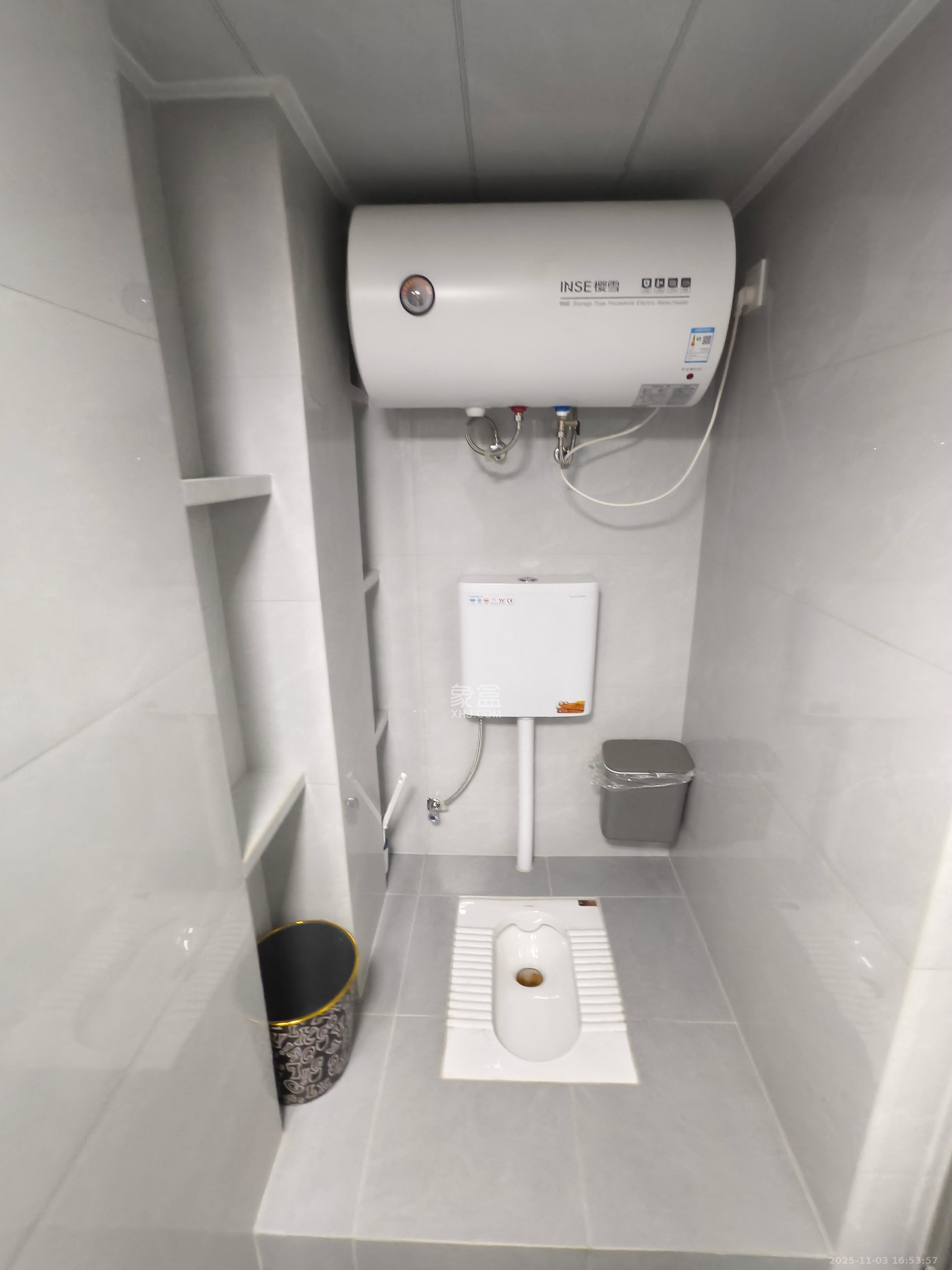 绿地V岛  2室1厅1卫    2400.0元/月 绿地V岛  2室1厅1卫    2400.0元/月室内图