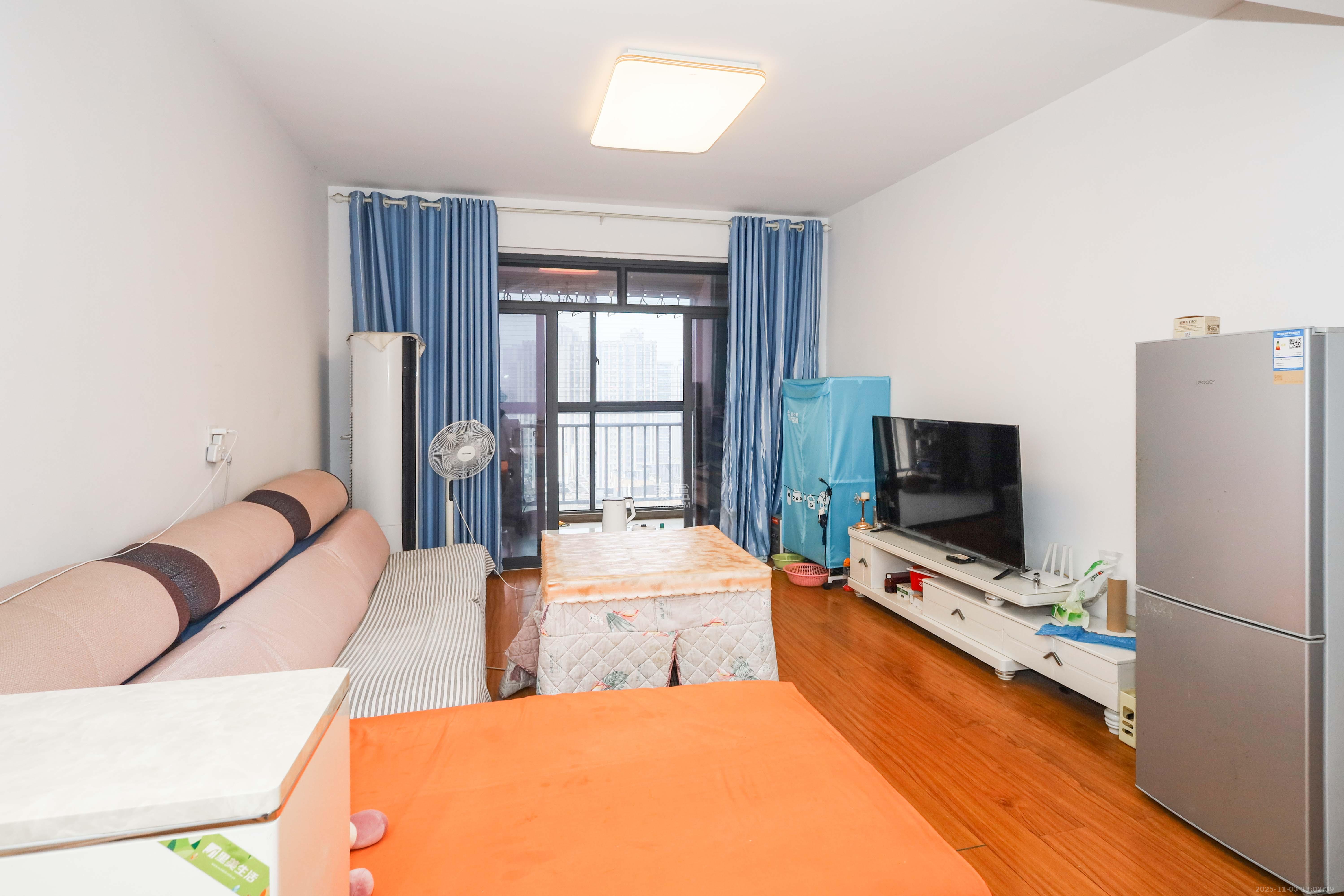 润芳园  3室2厅2卫    80.0万 润芳园  3室2厅2卫    80.0万客厅