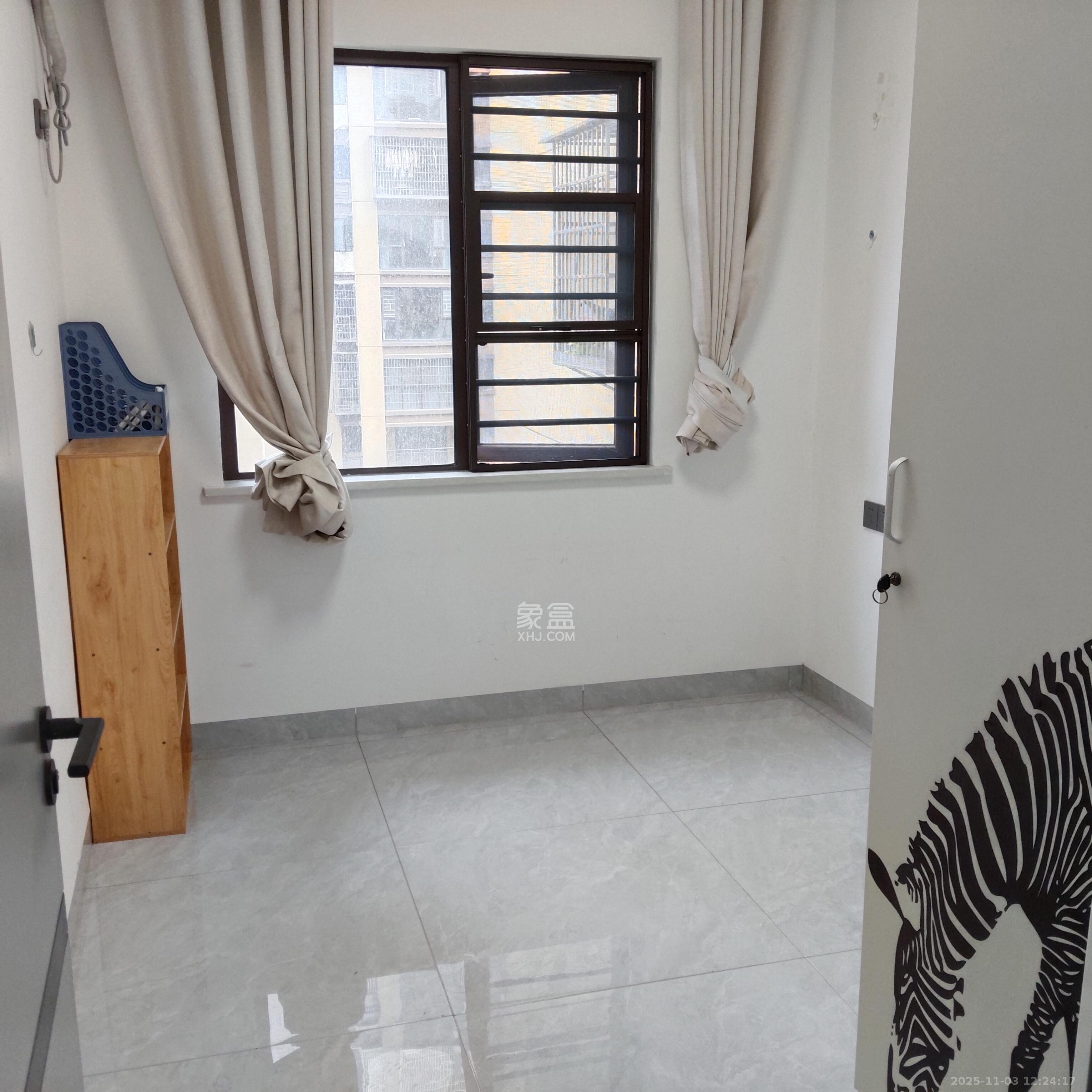 和润园三期  3室1厅1卫    2300.0元/月室内图