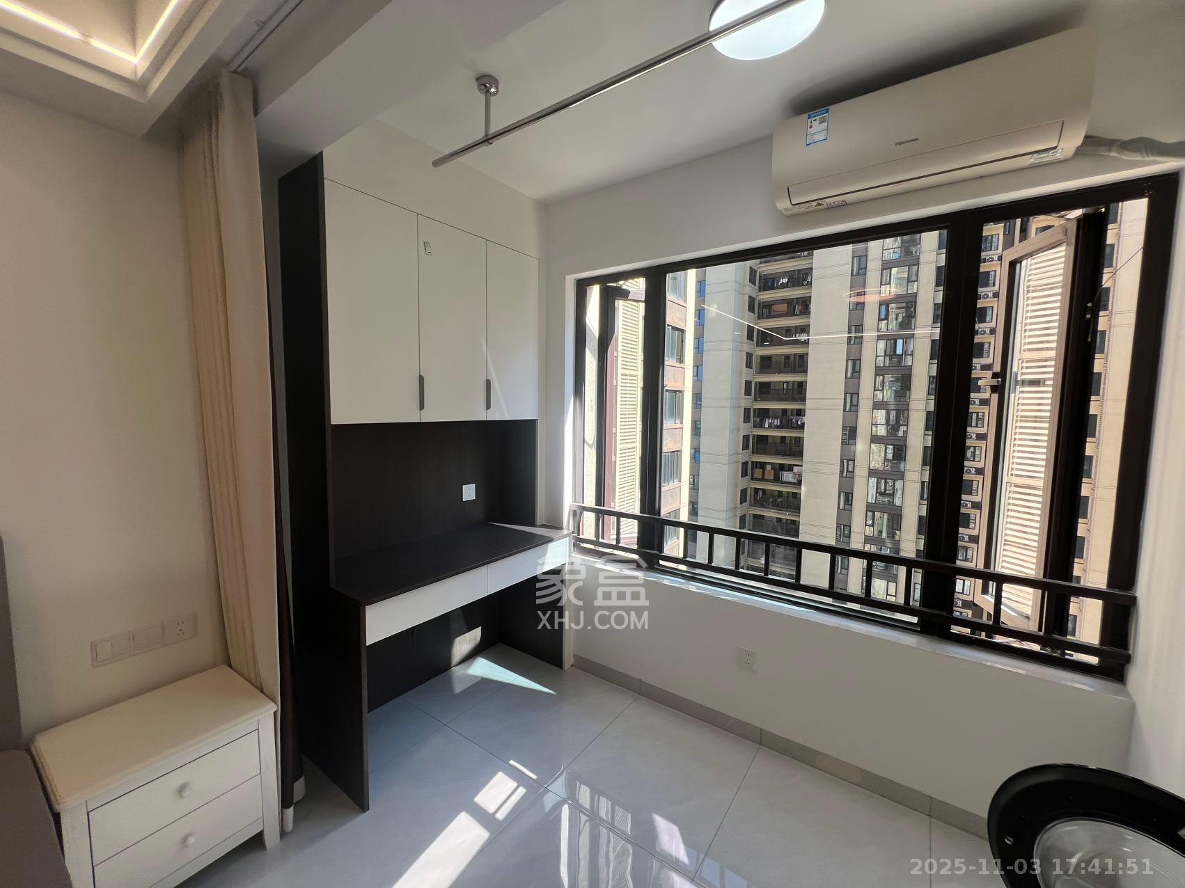 中海珑悦府  1室1厅1卫    1300.0元/月室内图