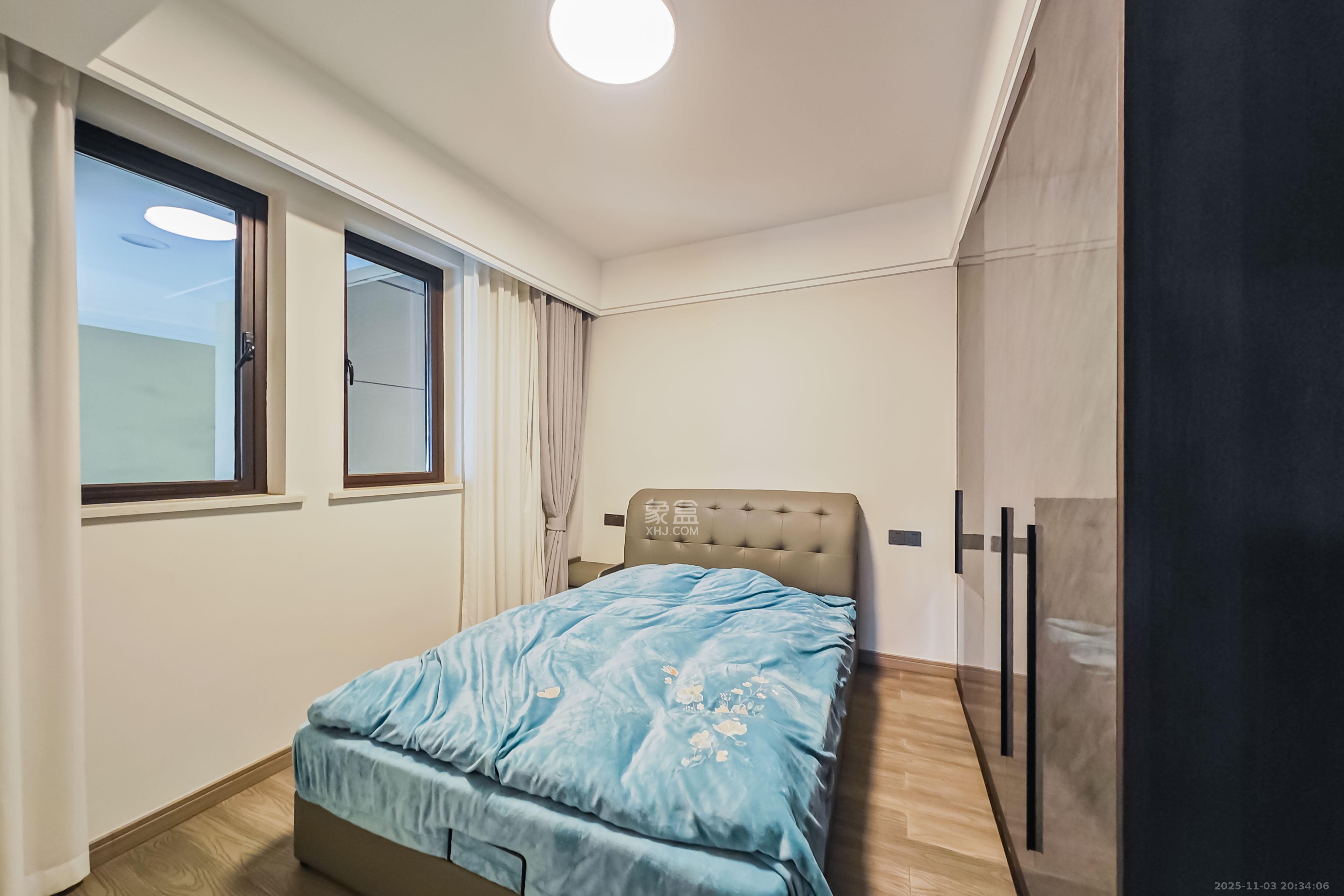 中天星耀城  4室2厅2卫    150.0万卧室