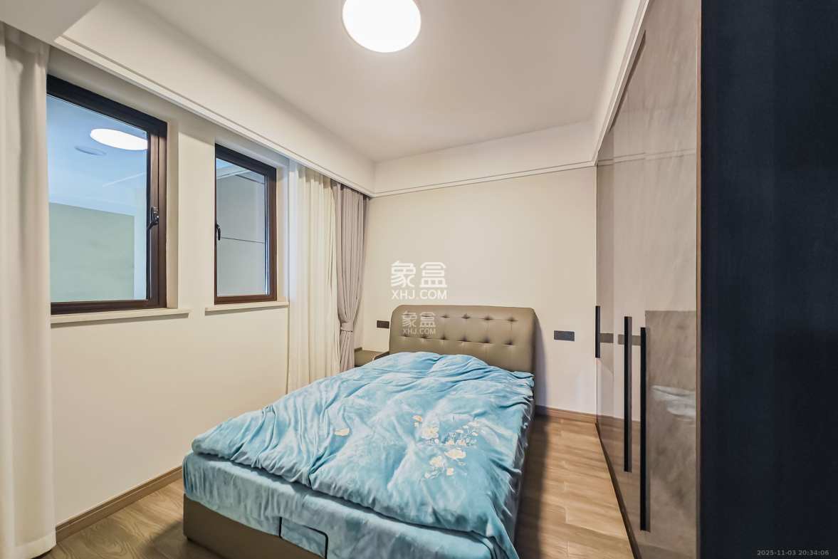 中天星耀城 4室2厅2卫 150.0万 中天星耀城 4室2厅2卫 150.0万卧室