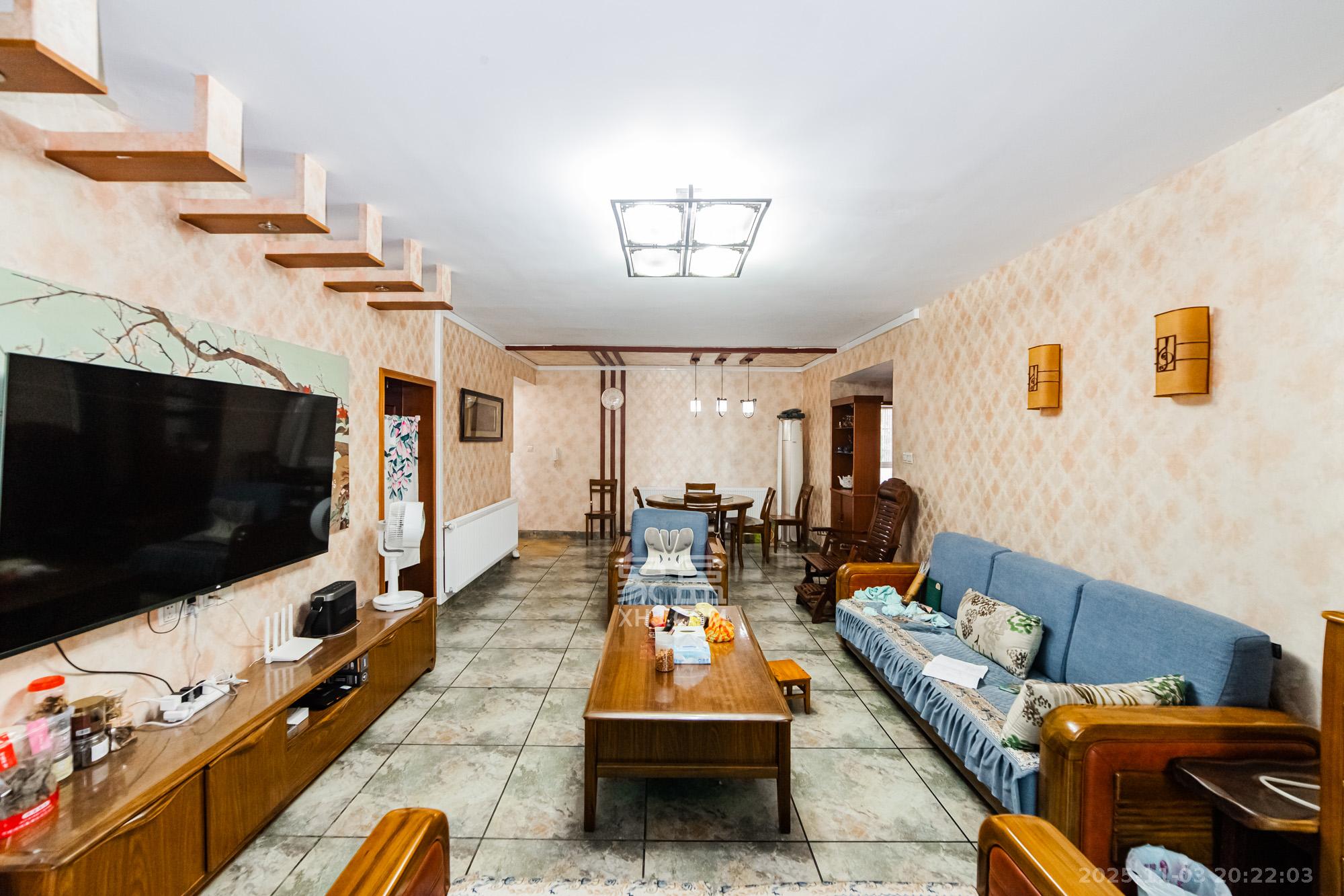 滨江美寓（滨江丽园）  3室2厅2卫    100.0万客厅