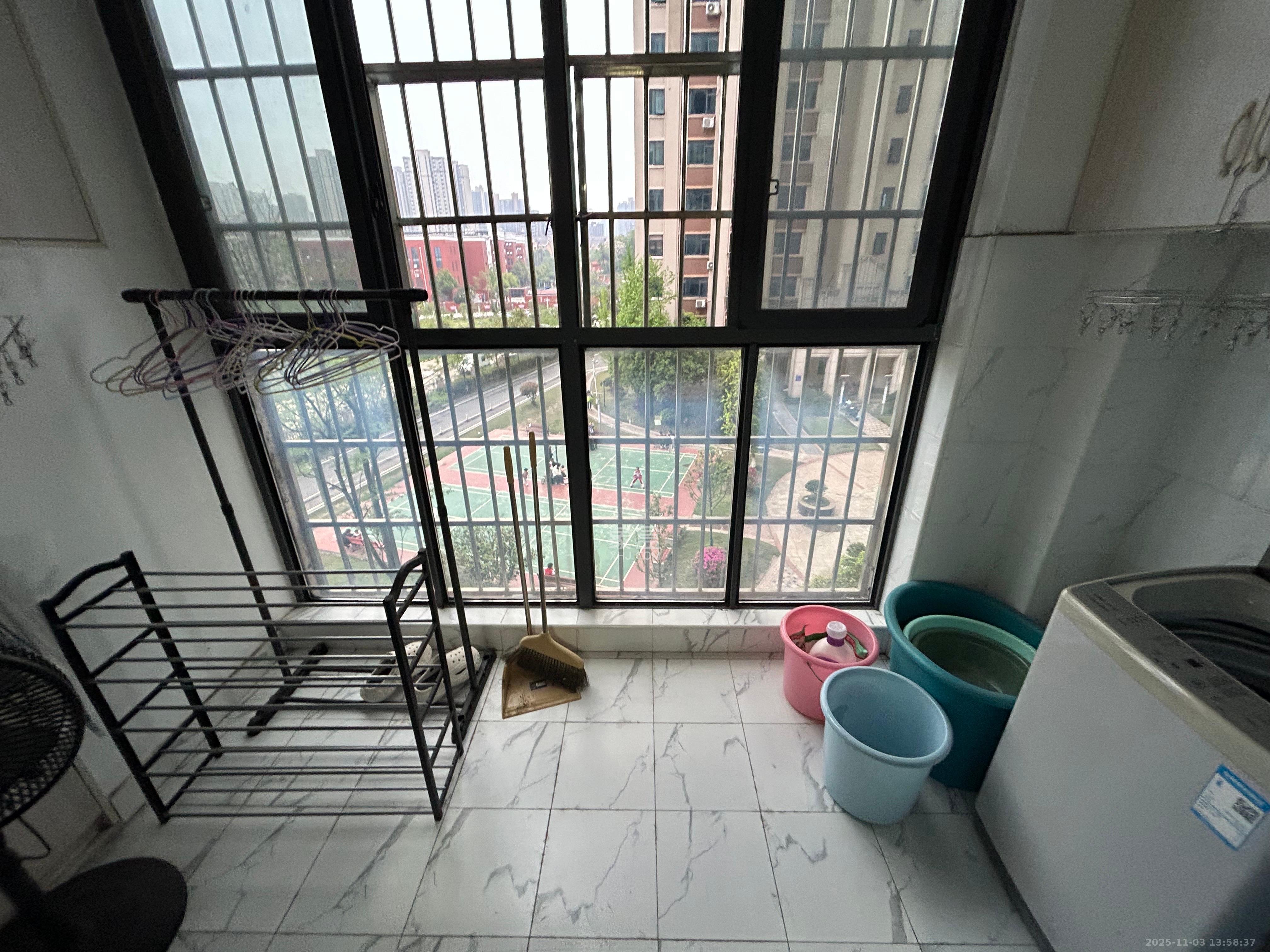 天元涉外景园C区 2室1厅1卫 2200.0元/月 天元涉外景园C区 2室1厅1卫 2200.0元/月室内图