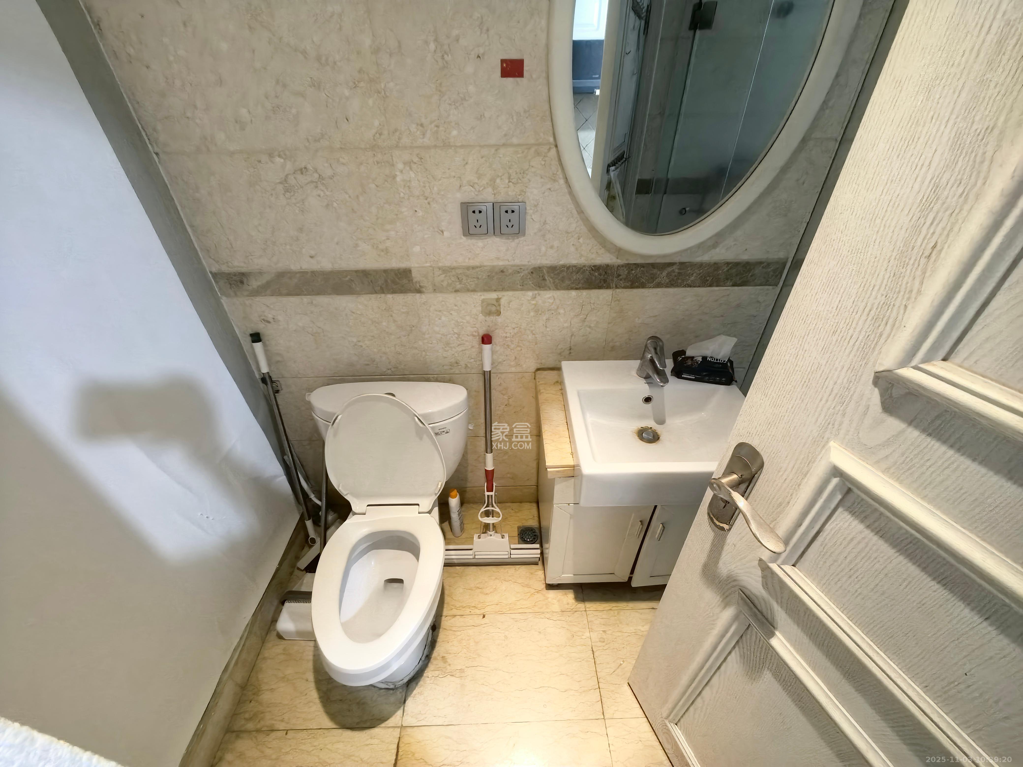 沁园春御院  1室1厅1卫    1350.0元/月室内图