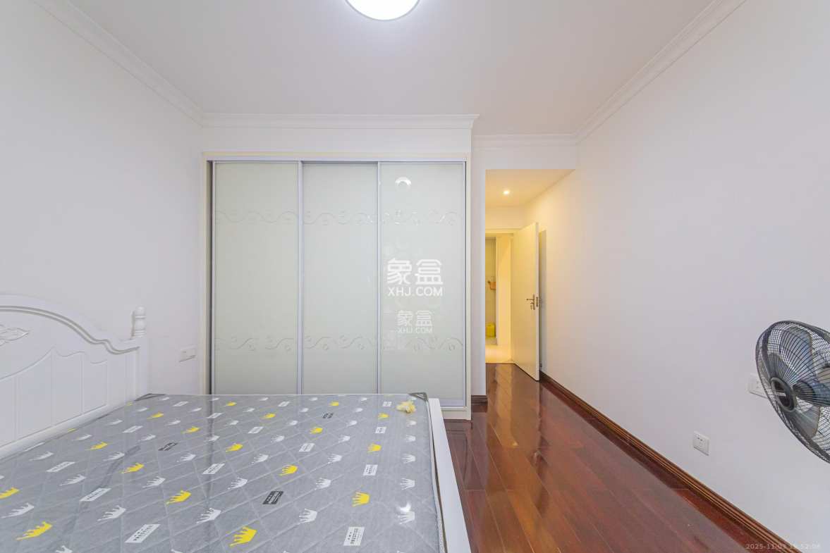 童话里 3室2厅1卫 2300.0元/月 童话里 3室2厅1卫 2300.0元/月室内图