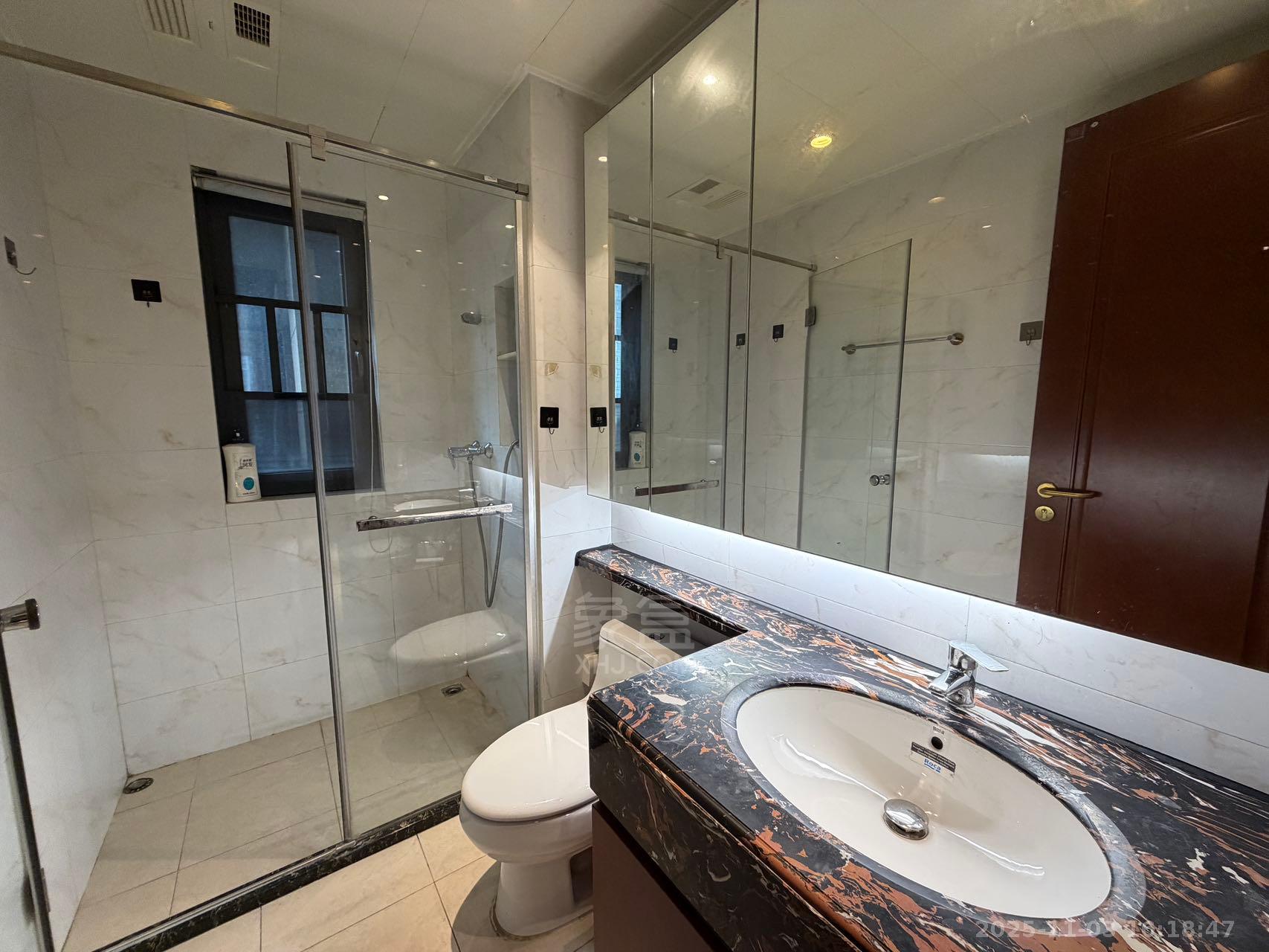 恒大华府 3室2厅1卫 2000.0元/月 恒大华府 3室2厅1卫 2000.0元/月室内图