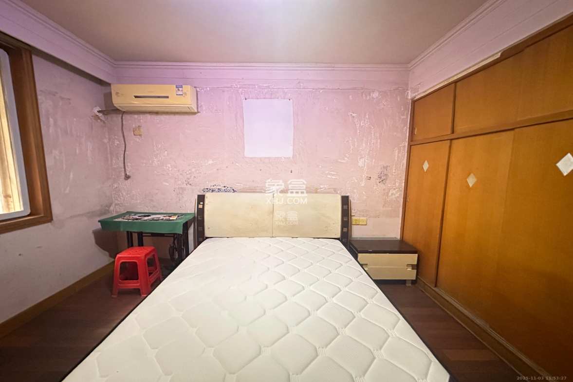 湘计花园 1室0厅0卫 2300.0元/月 湘计花园 1室0厅0卫 2300.0元/月室内图