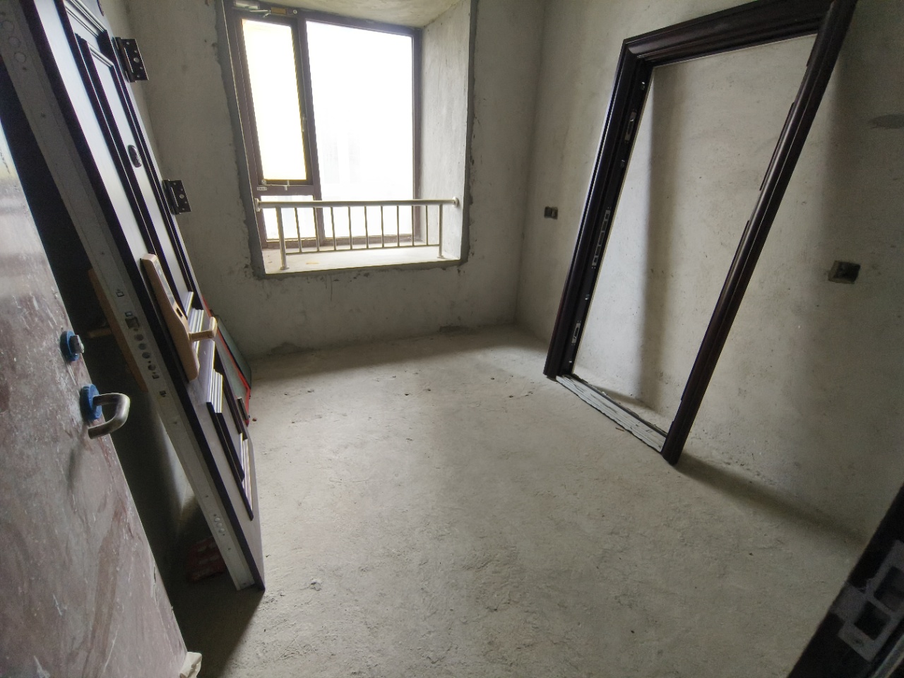 海航豪庭南苑  3室2厅2卫    300.0万客厅