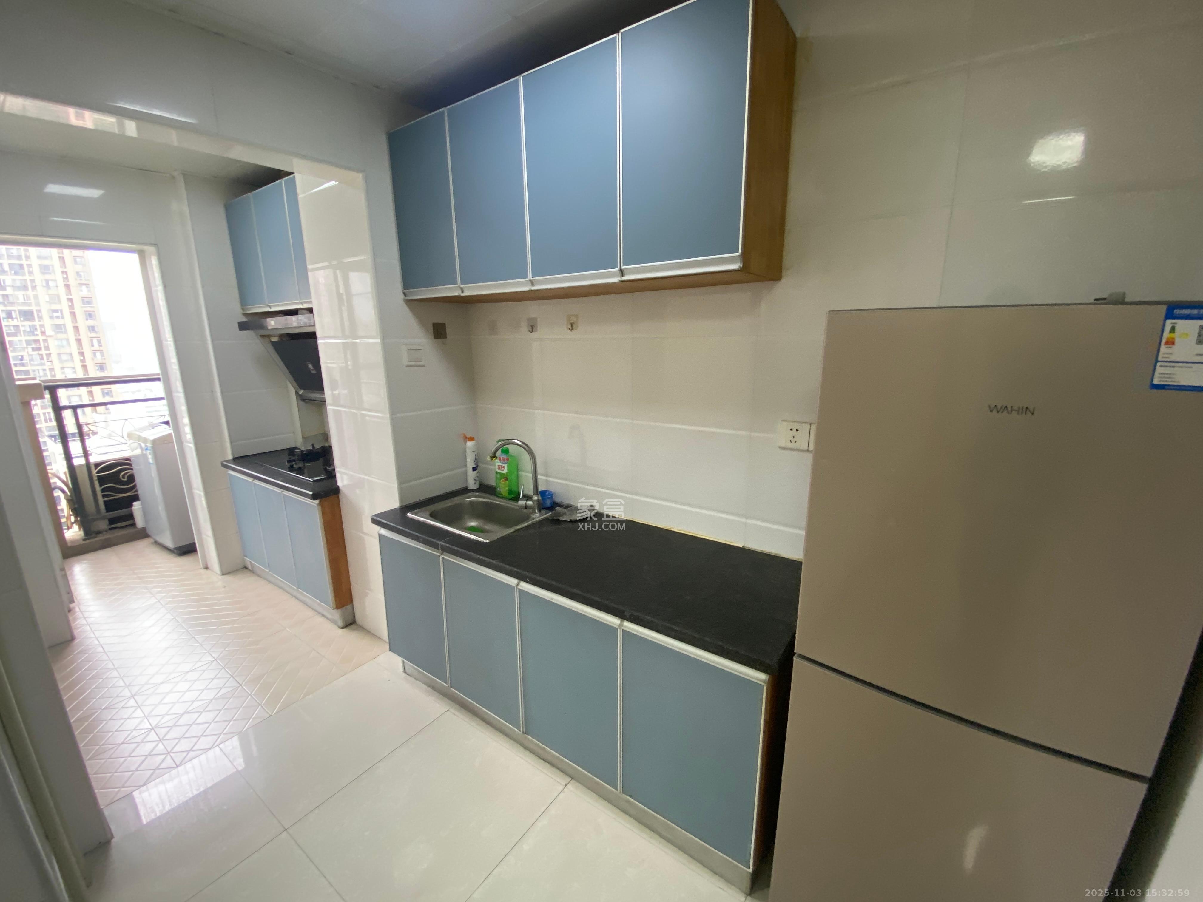 阳光锦城  2室1厅1卫    1800.0元/月室内图