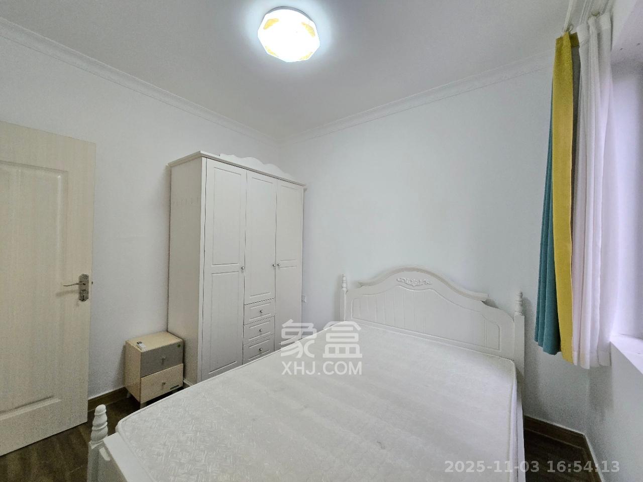 梅溪峰汇（房聚梅溪壹中心）  1室2厅1卫    2600.0元/月室内图