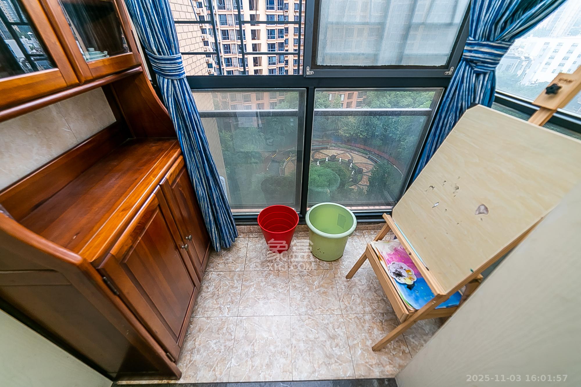 兴威帕克水岸  3室2厅2卫    99.0万阳台