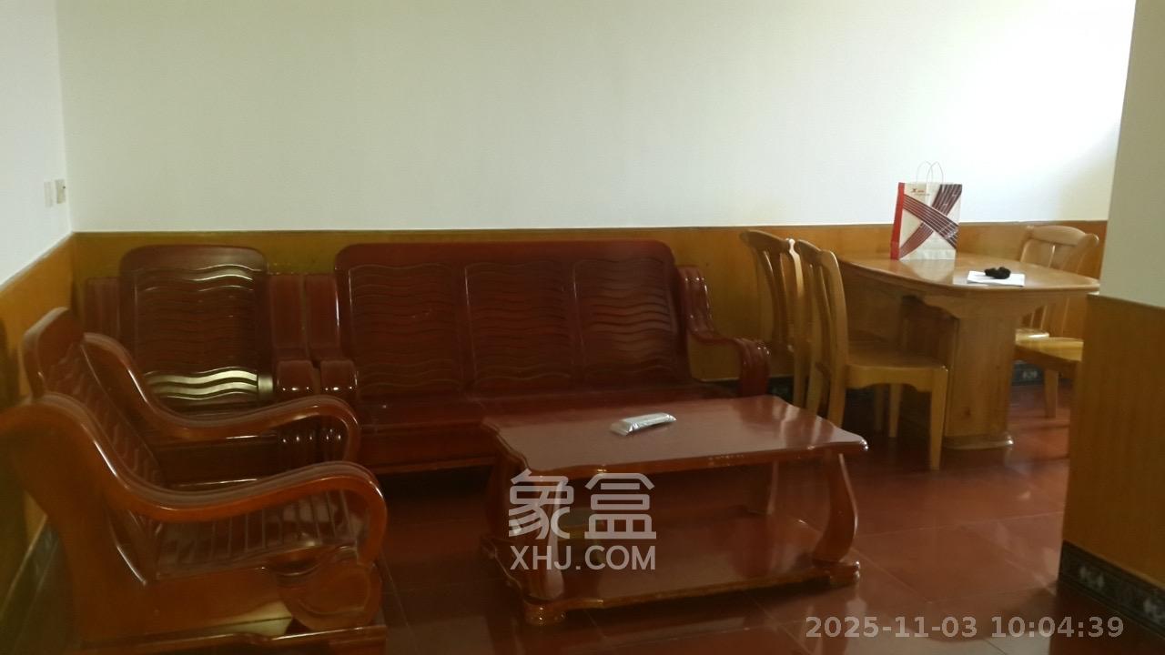 中建五局信和苑四区  2室2厅2卫    1300.0元/月室内图