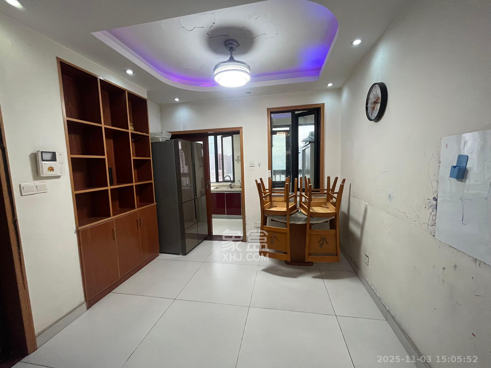 三江花中城  2室2厅1卫    2200.0元/月室内图