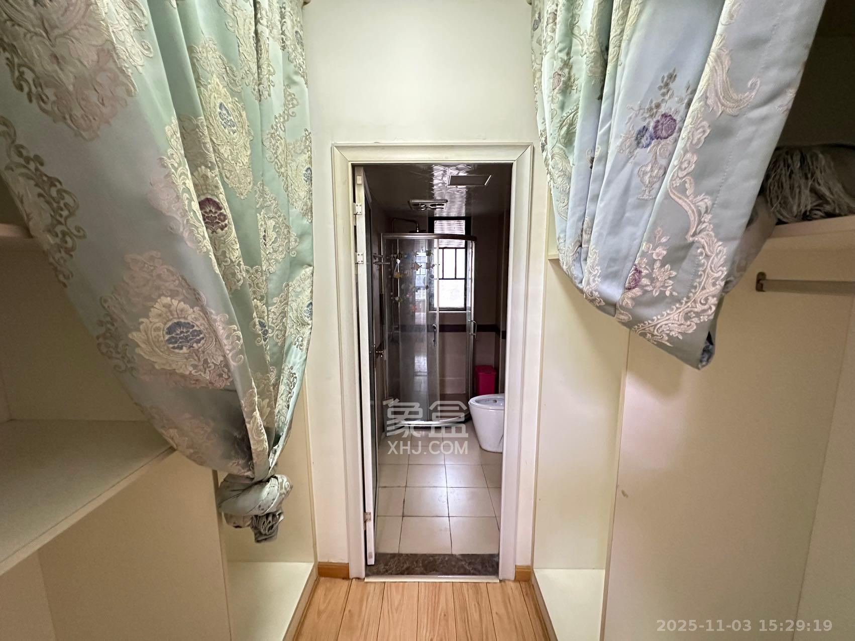 华润橡树湾  4室2厅2卫    2600.0元/月室内图