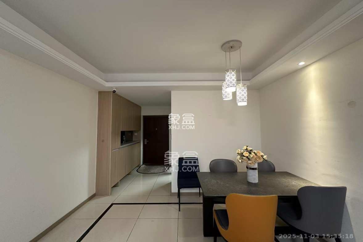 长沙高铁吾悦广场 3室2厅2卫 3500.0元/月 长沙高铁吾悦广场 3室2厅2卫 3500.0元/月室内图