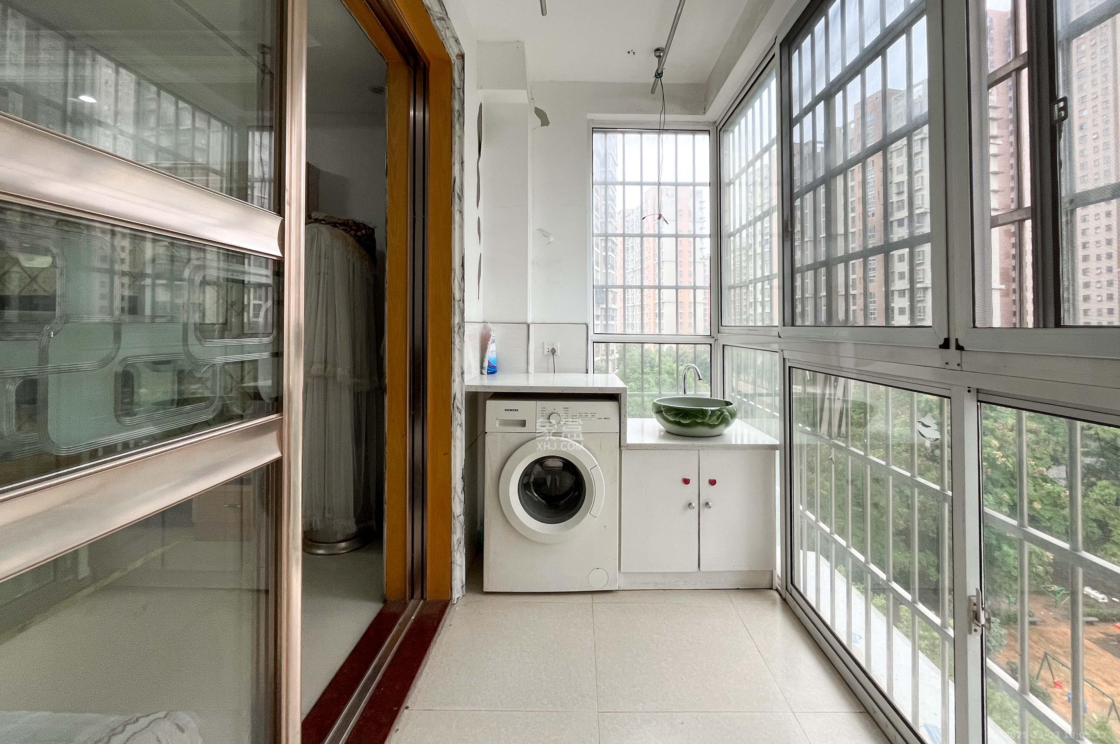 中房F联邦  3室2厅2卫    90.0万其他