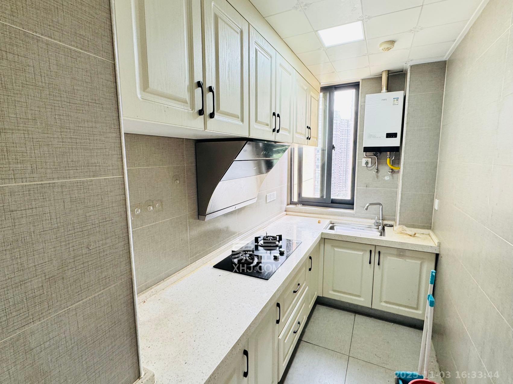 半山公馆（半山国际中心）  2室1厅1卫    2700.0元/月室内图