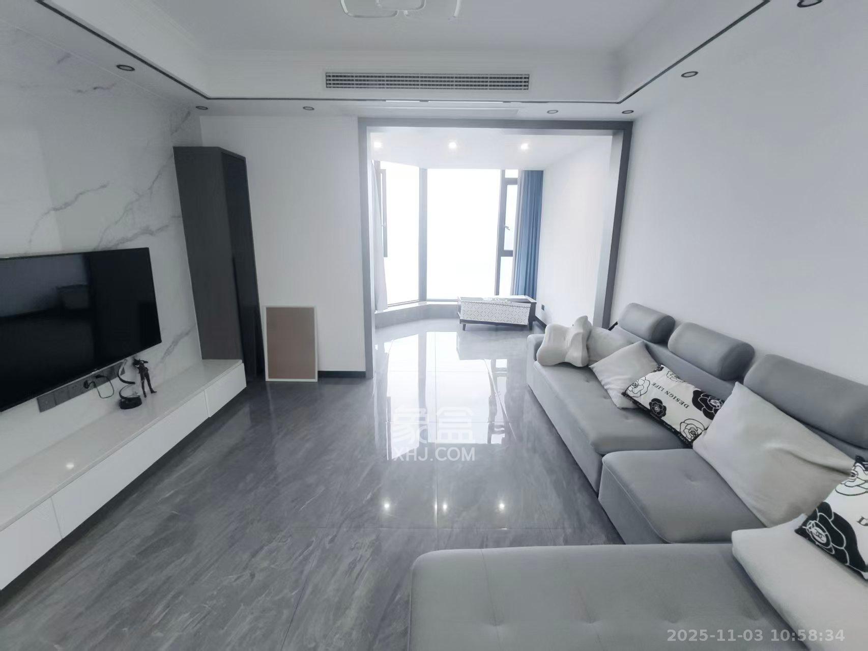 金色屋顶  4室2厅3卫    7500.0元/月室内图