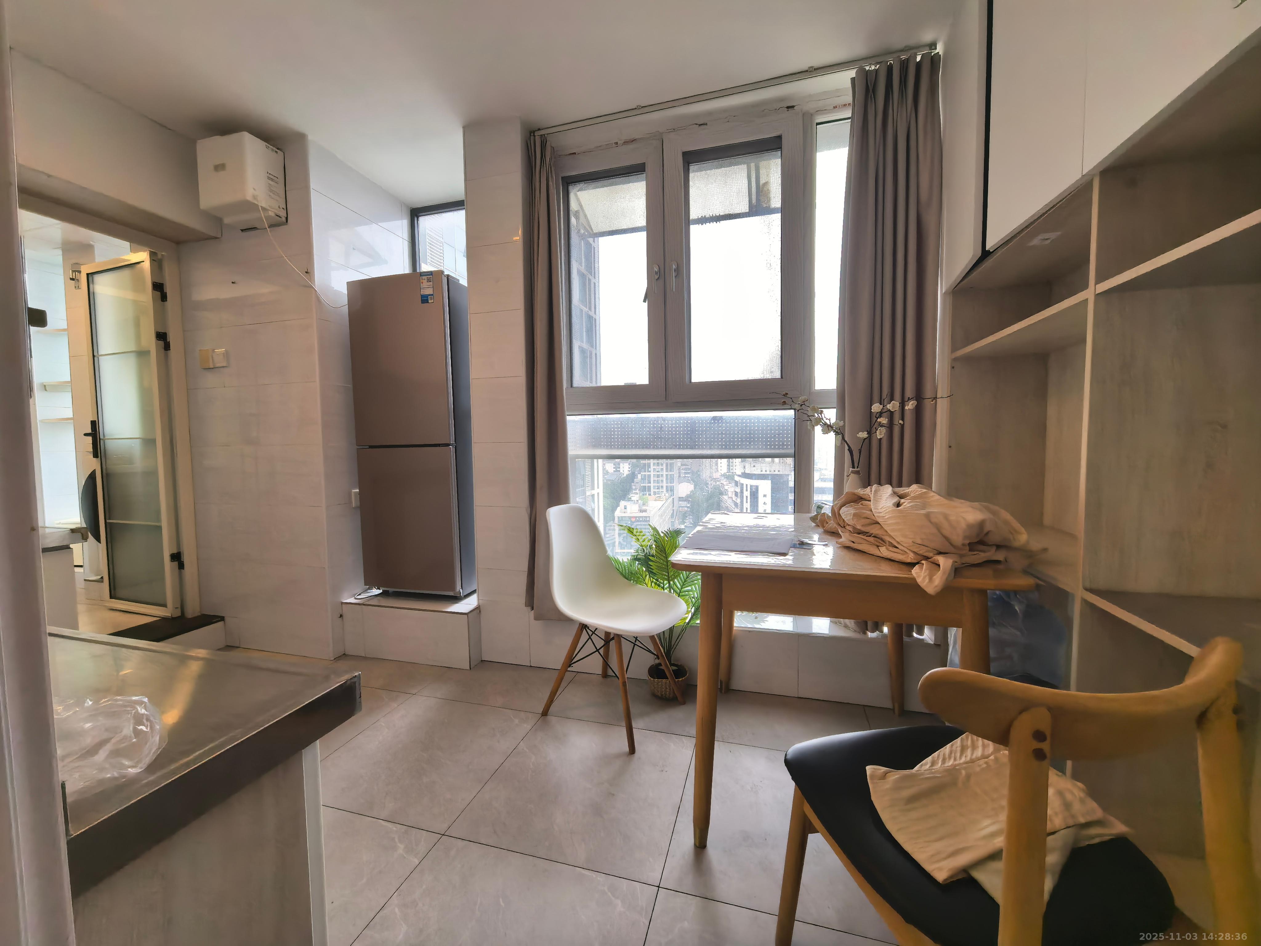 东一国际 1室1厅1卫 1600.0元/月 东一国际 1室1厅1卫 1600.0元/月室内图