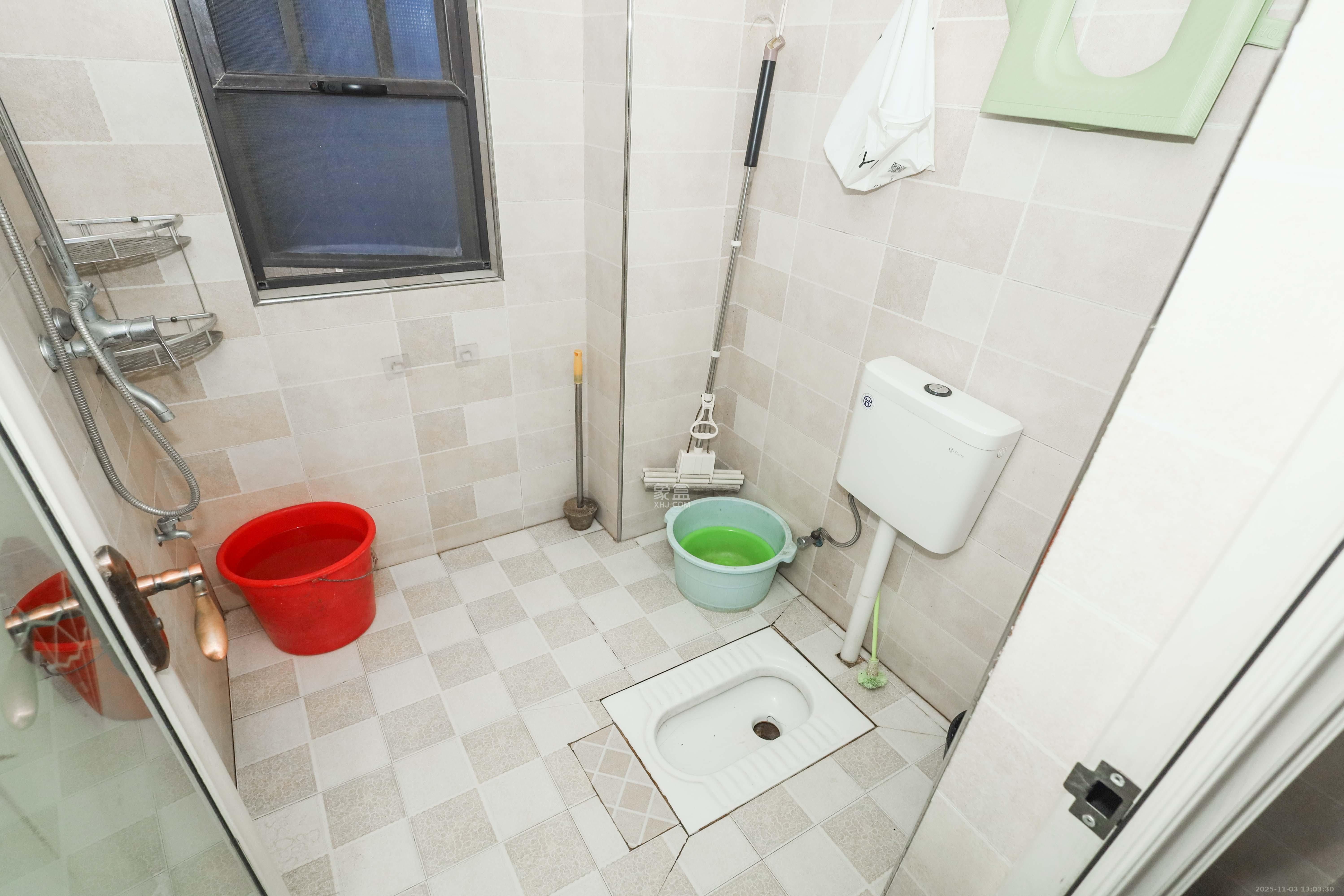 麓谷星辰  3室2厅1卫    88.0万卫生间