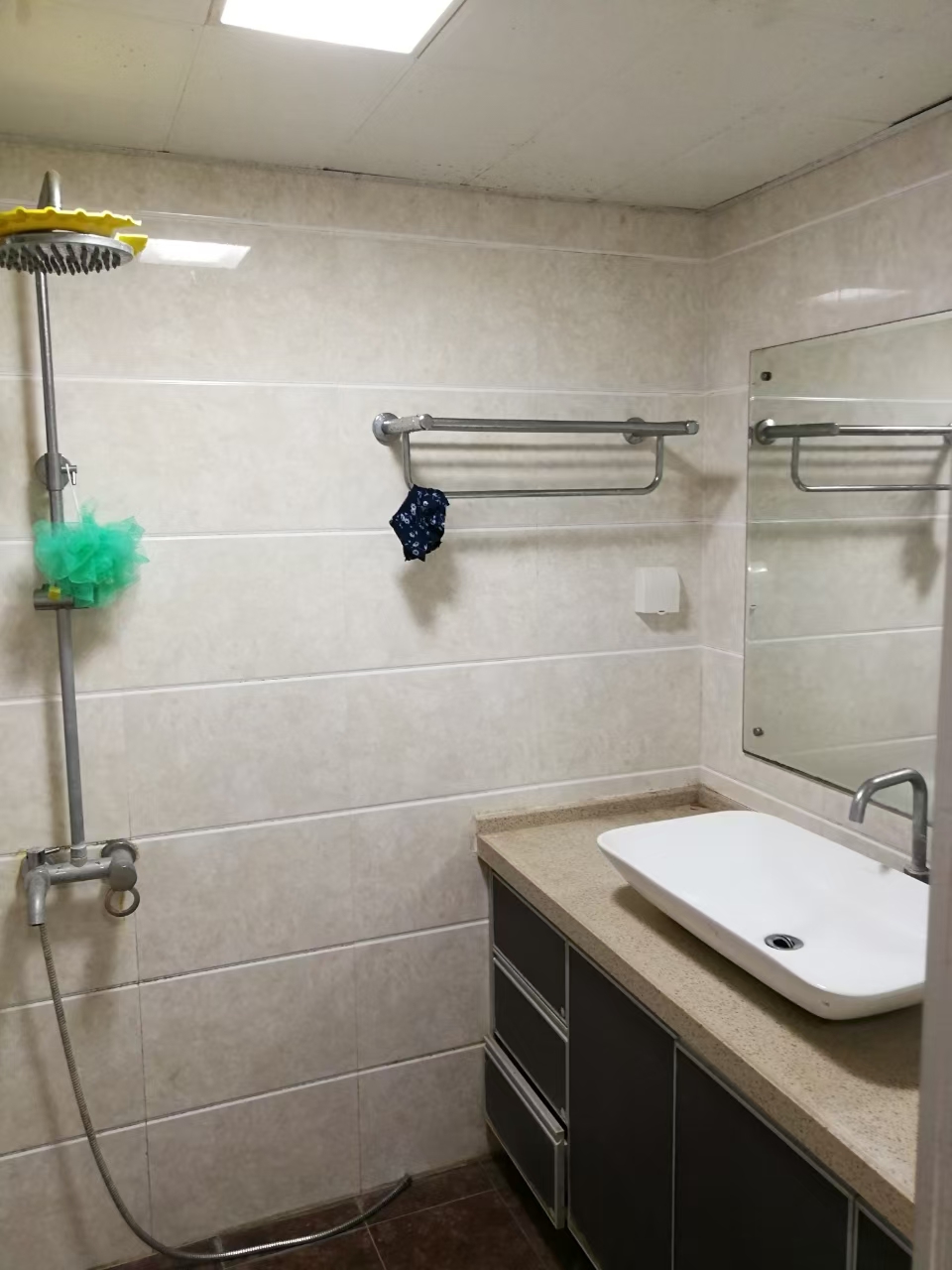 国贸大院  3室2厅2卫    2500.0元/月室内图