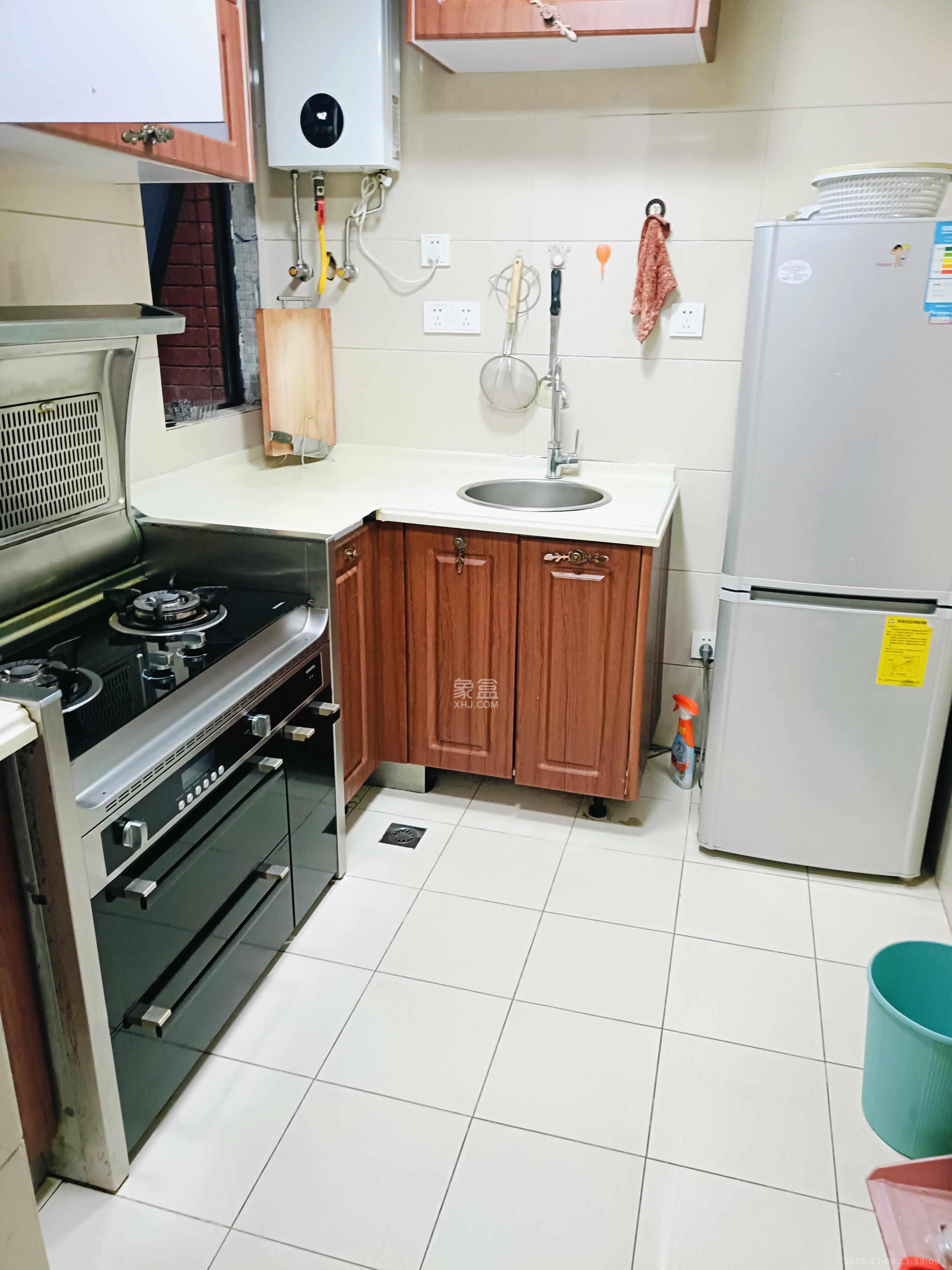 公园9号  2室1厅1卫    3500.0元/月室内图