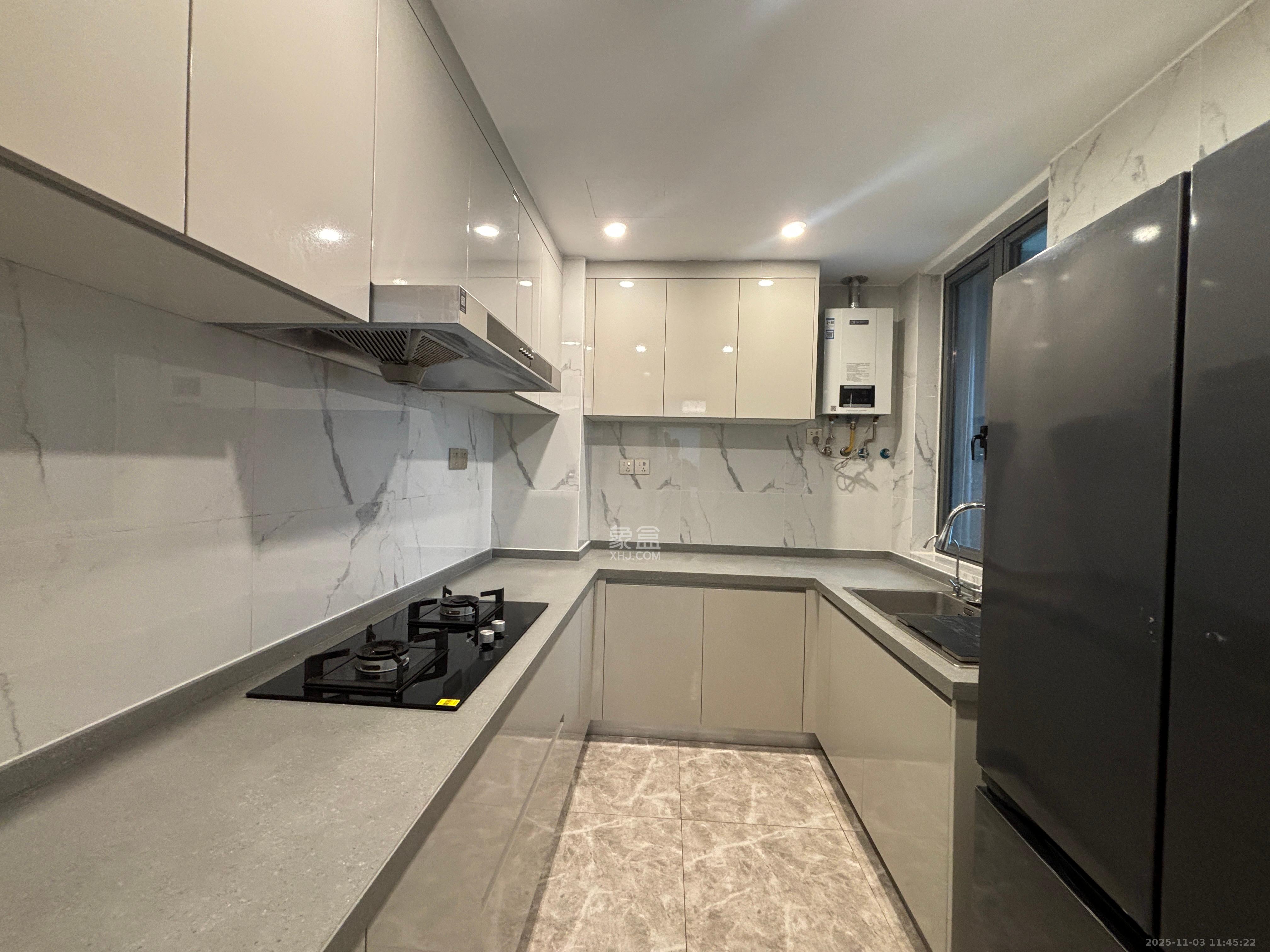 复地滨江金融中心  3室2厅2卫    4600.0元/月室内图