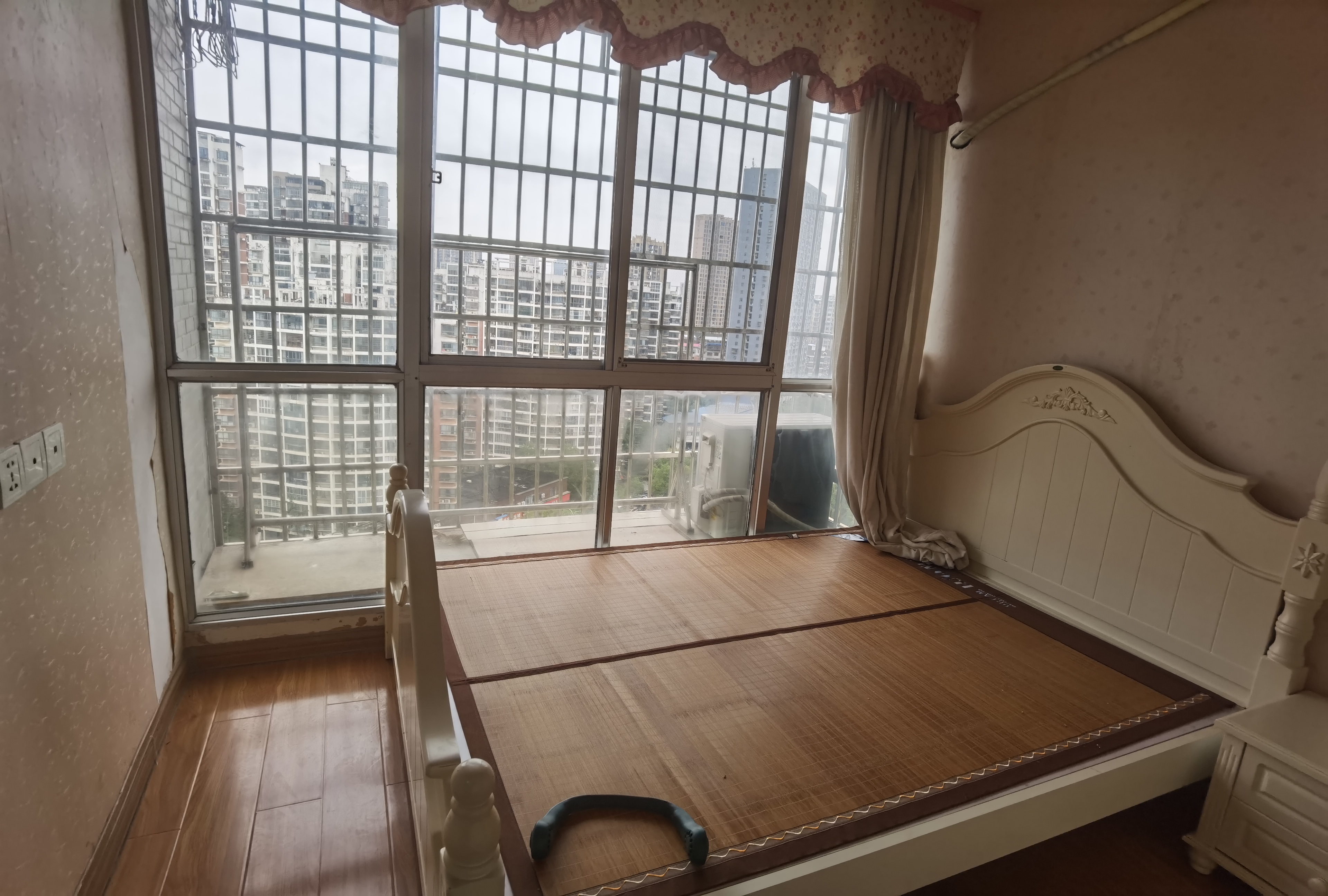 景明佳园 2室1厅1卫 32.8万 景明佳园 2室1厅1卫 32.8万客厅