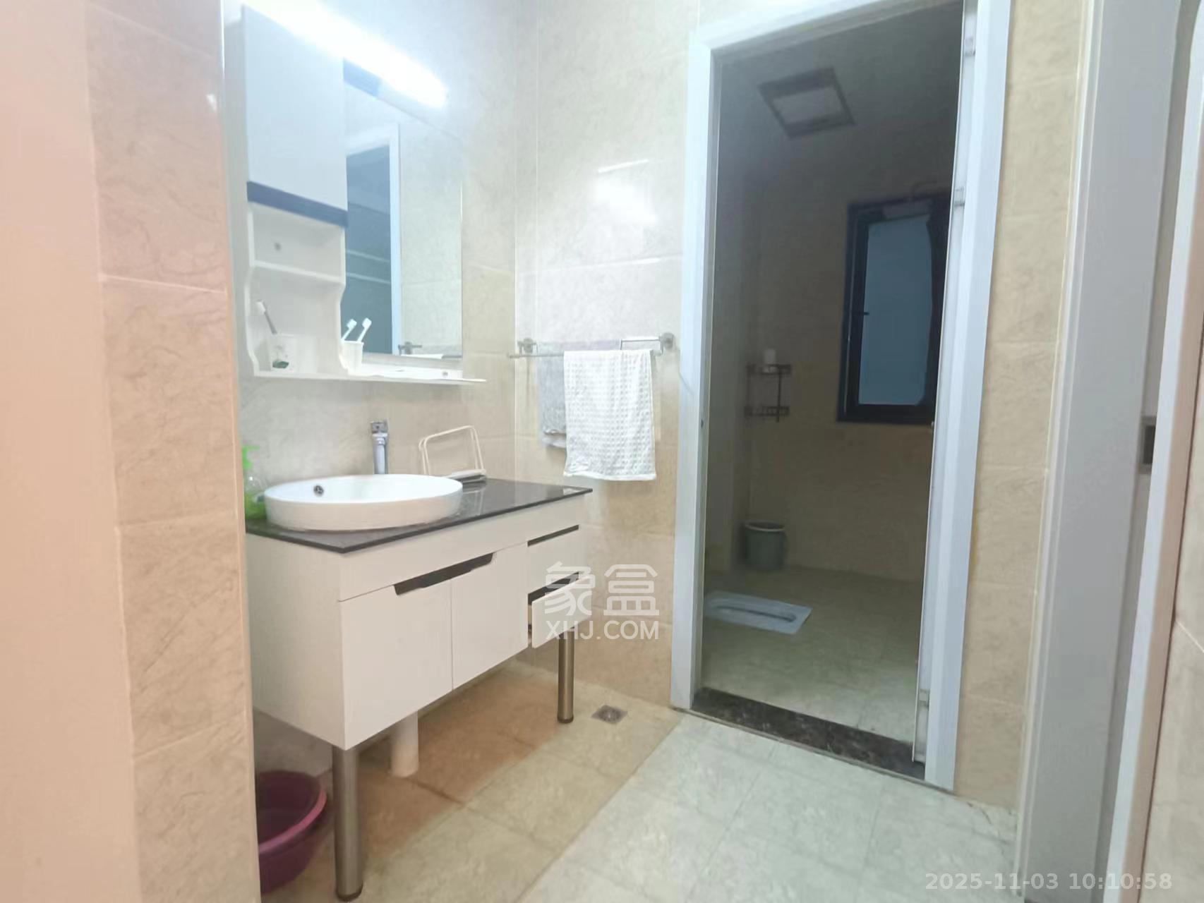 金茂梅溪湖  2室2厅1卫    2500.0元/月室内图