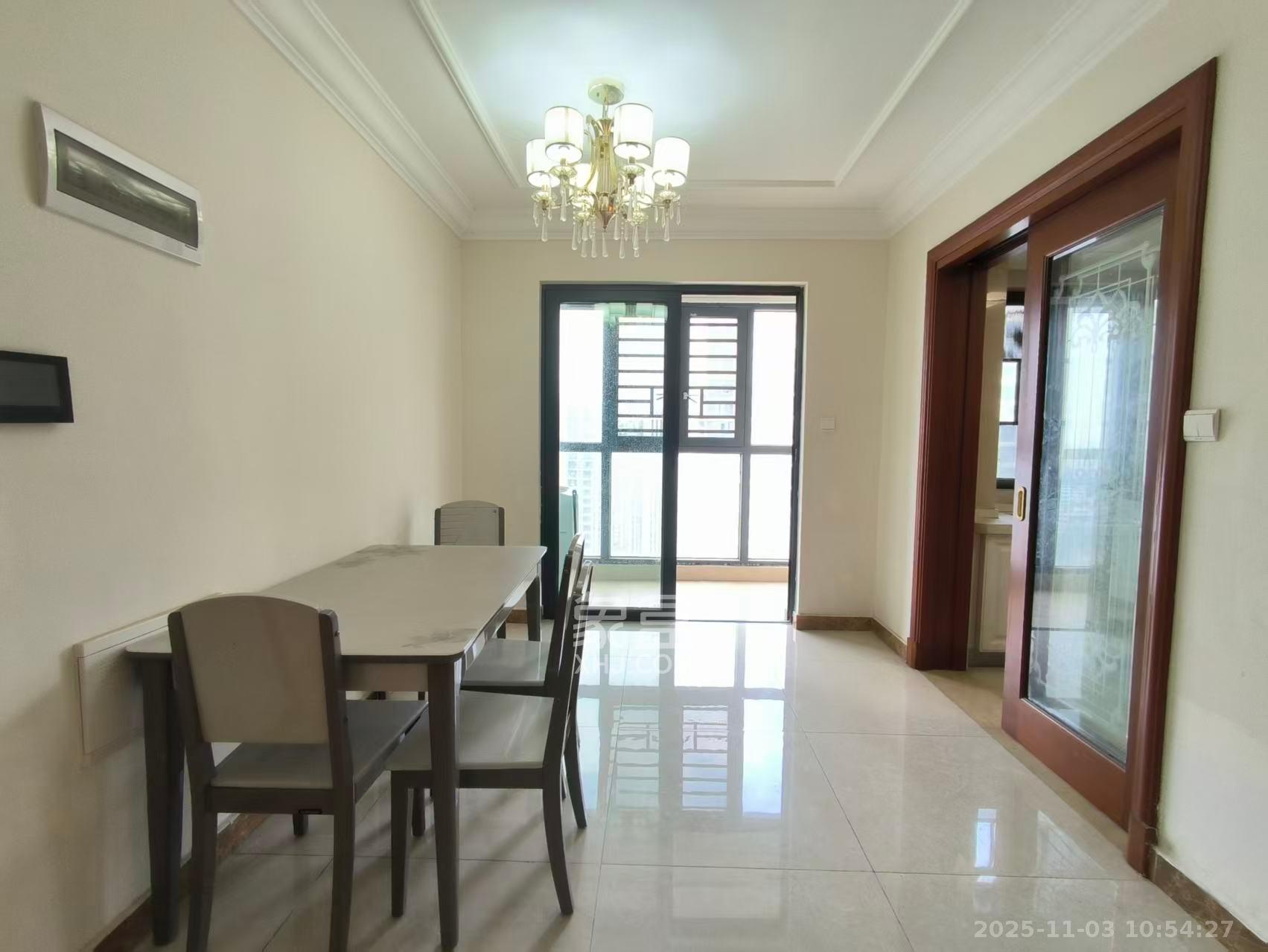 恒大书香门第  3室2厅2卫    1600.0元/月室内图