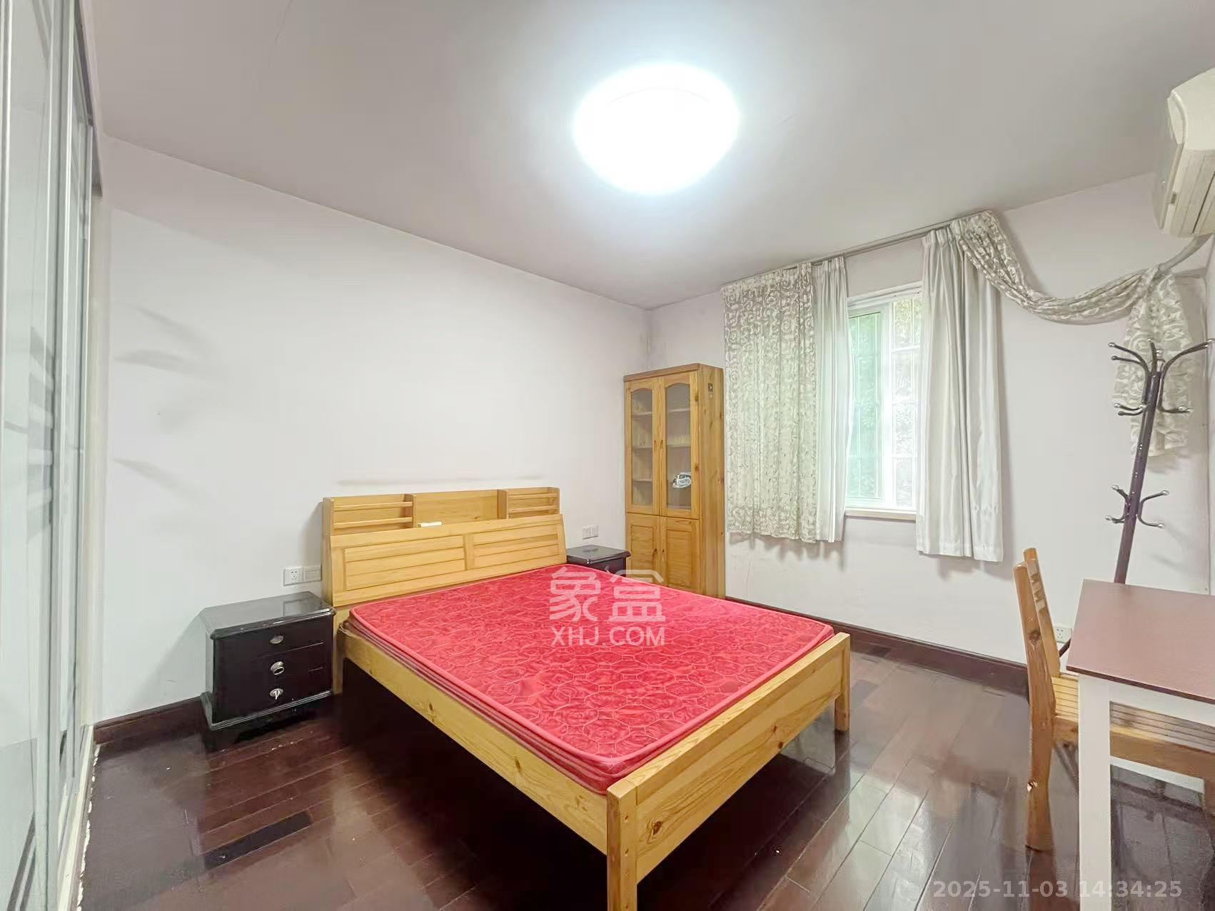 恩瑞麓山名园（龙王港小区）  3室2厅2卫    2400.0元/月室内图