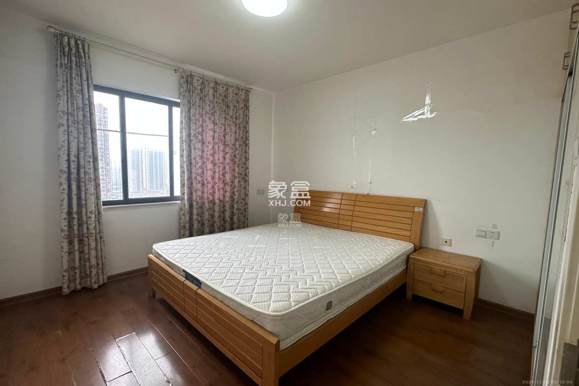 阳光锦城 2室2厅1卫 2900.0元/月 阳光锦城 2室2厅1卫 2900.0元/月室内图