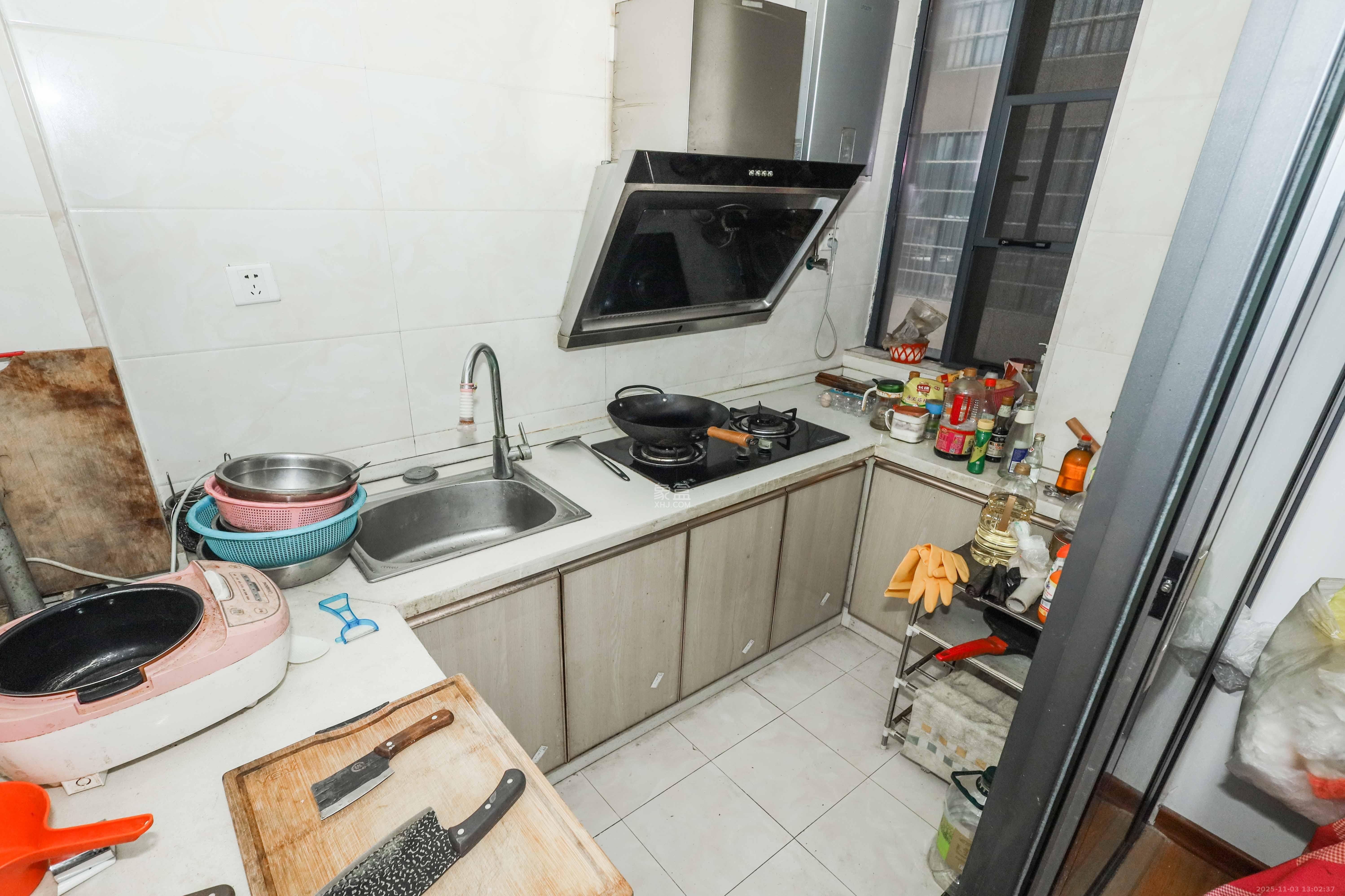 润芳园  3室2厅2卫    80.0万 润芳园  3室2厅2卫    80.0万厨房