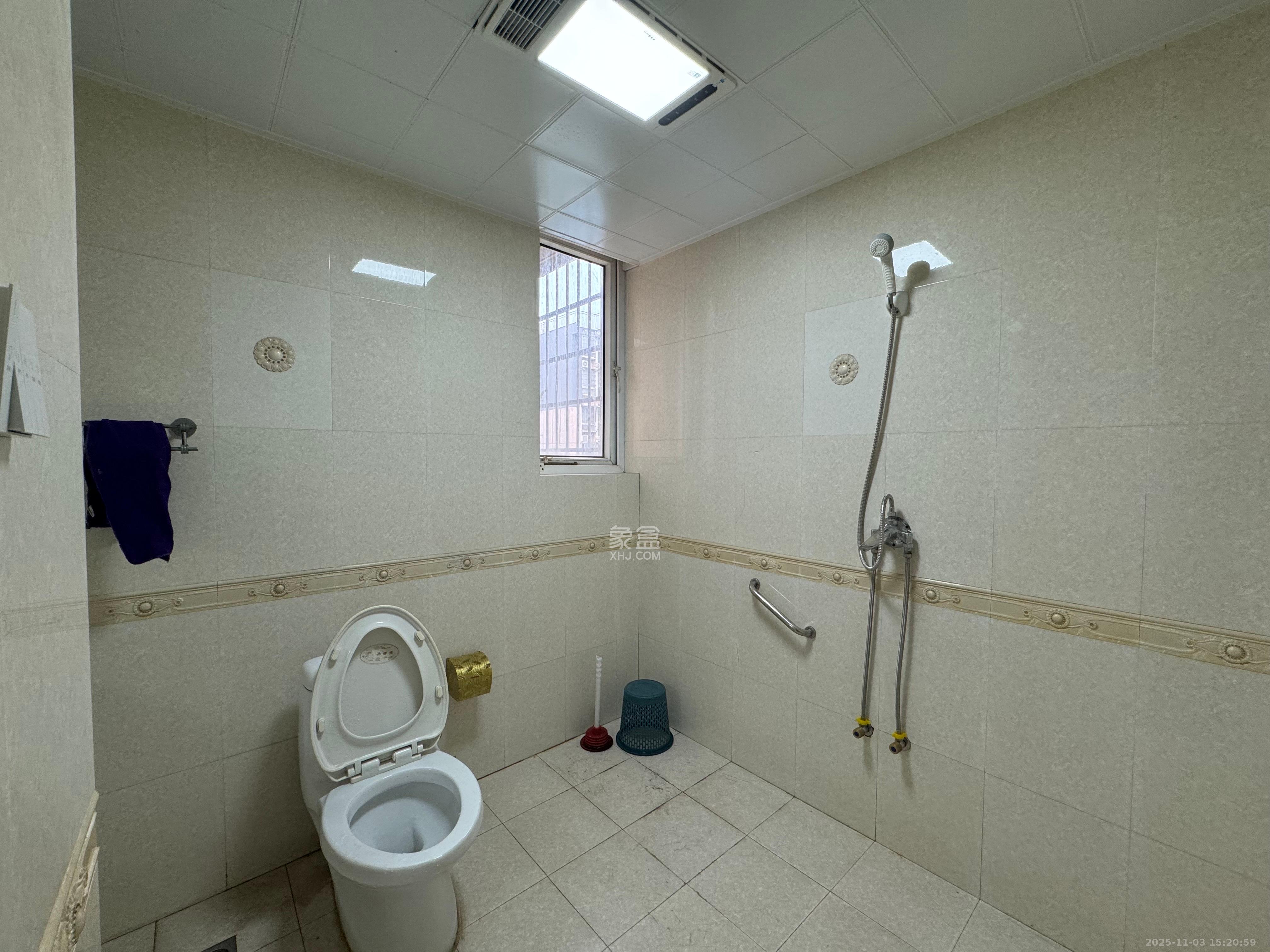 万鑫嘉园（万鑫阳光嘉园）  3室2厅2卫    1900.0元/月室内图