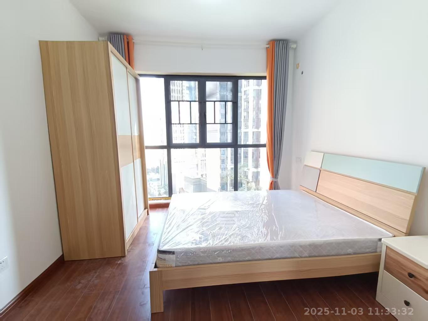 荣泰广场 3室2厅2卫 2800.0元/月 荣泰广场 3室2厅2卫 2800.0元/月室内图