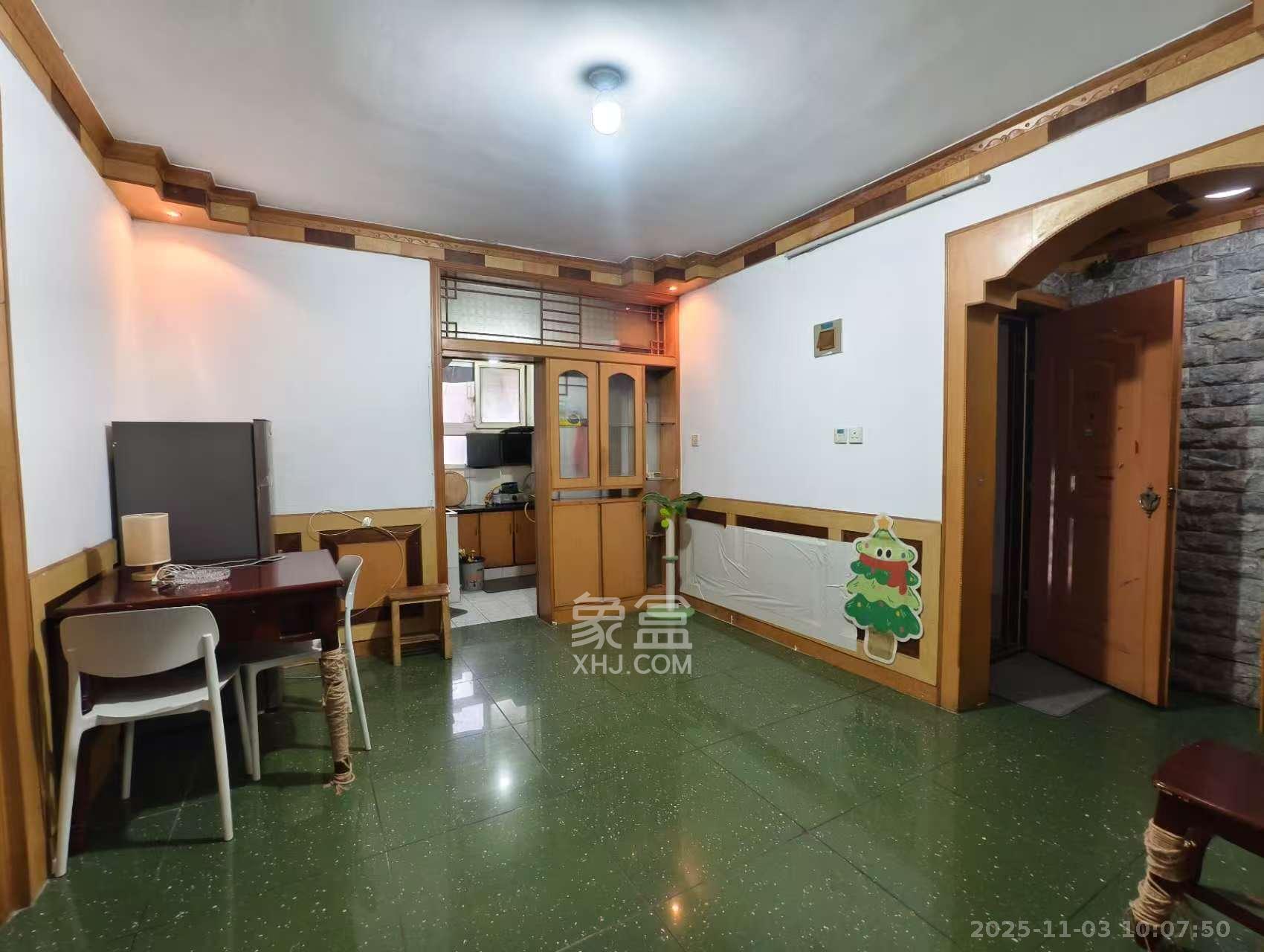 荷花园小区(安置房小区) 2室2厅1卫 1500.0元/月 荷花园小区(安置房小区) 2室2厅1卫 1500.0元/月室内图