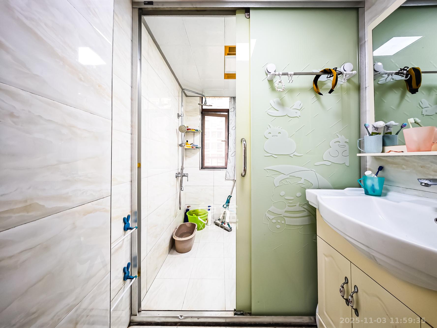 山语城二期  3室2厅1卫    76.8万卫生间