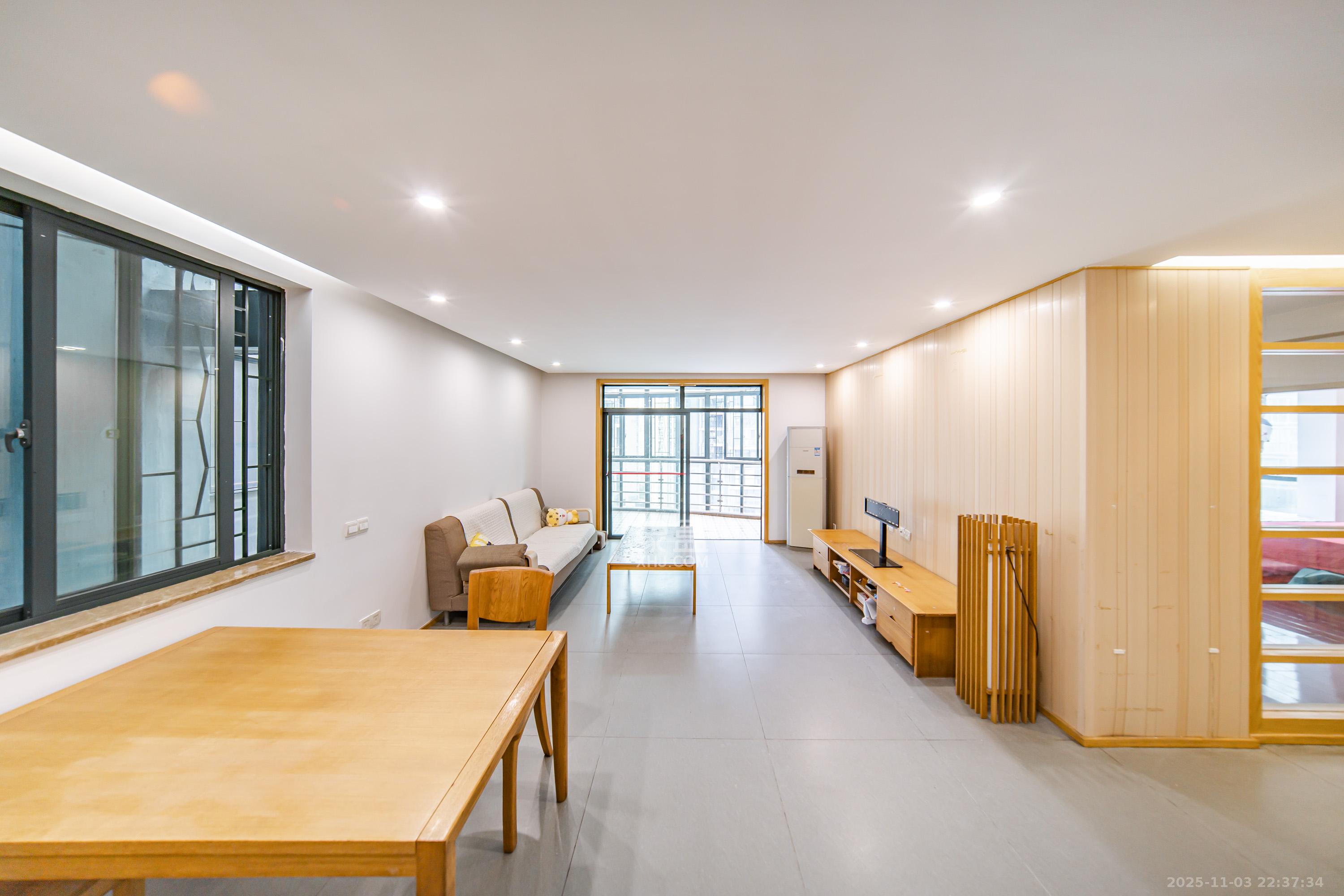 华盛新外滩  3室2厅2卫    152.0万