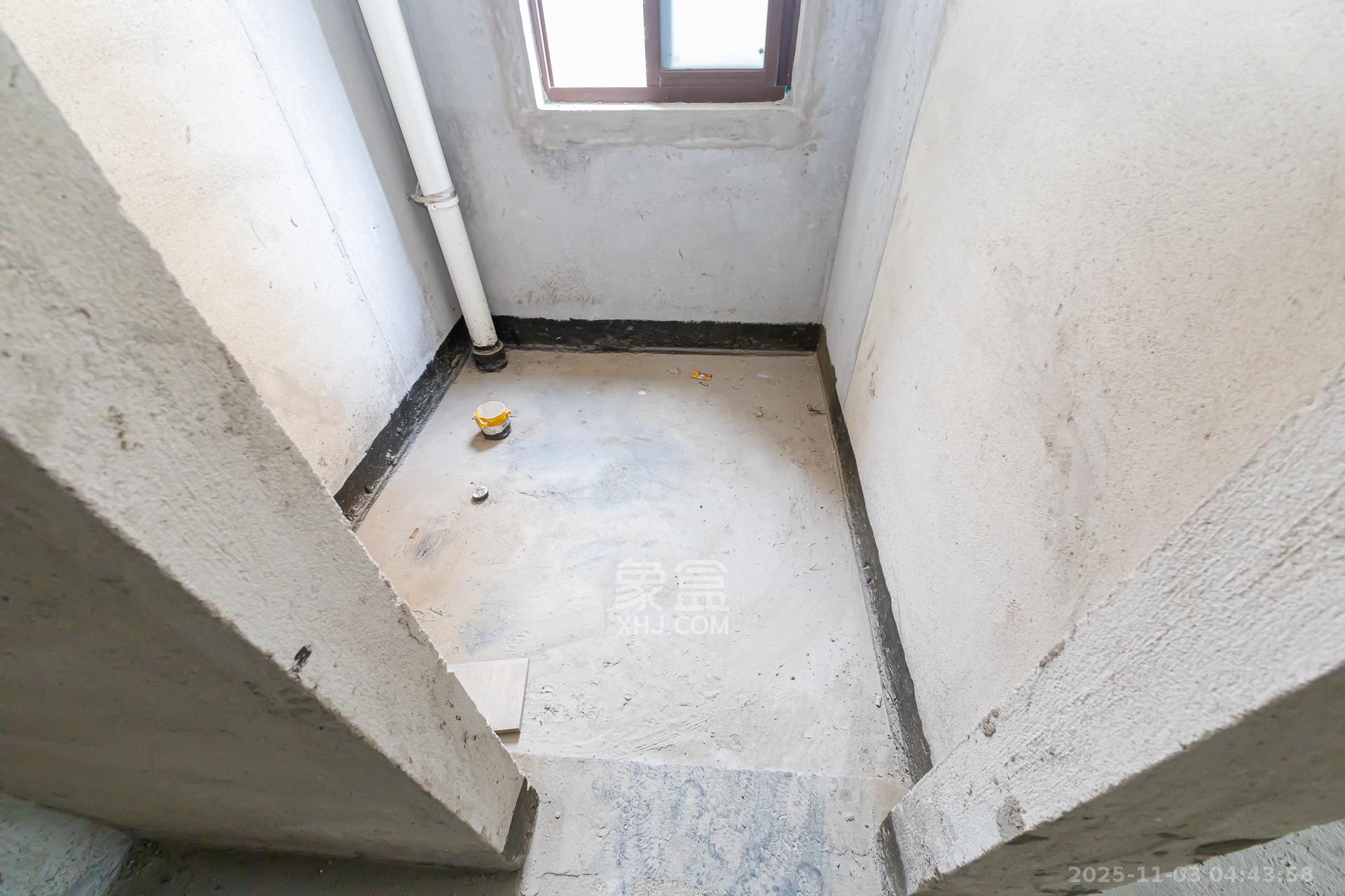 星月绿洲  4室2厅2卫    80.0万卫生间