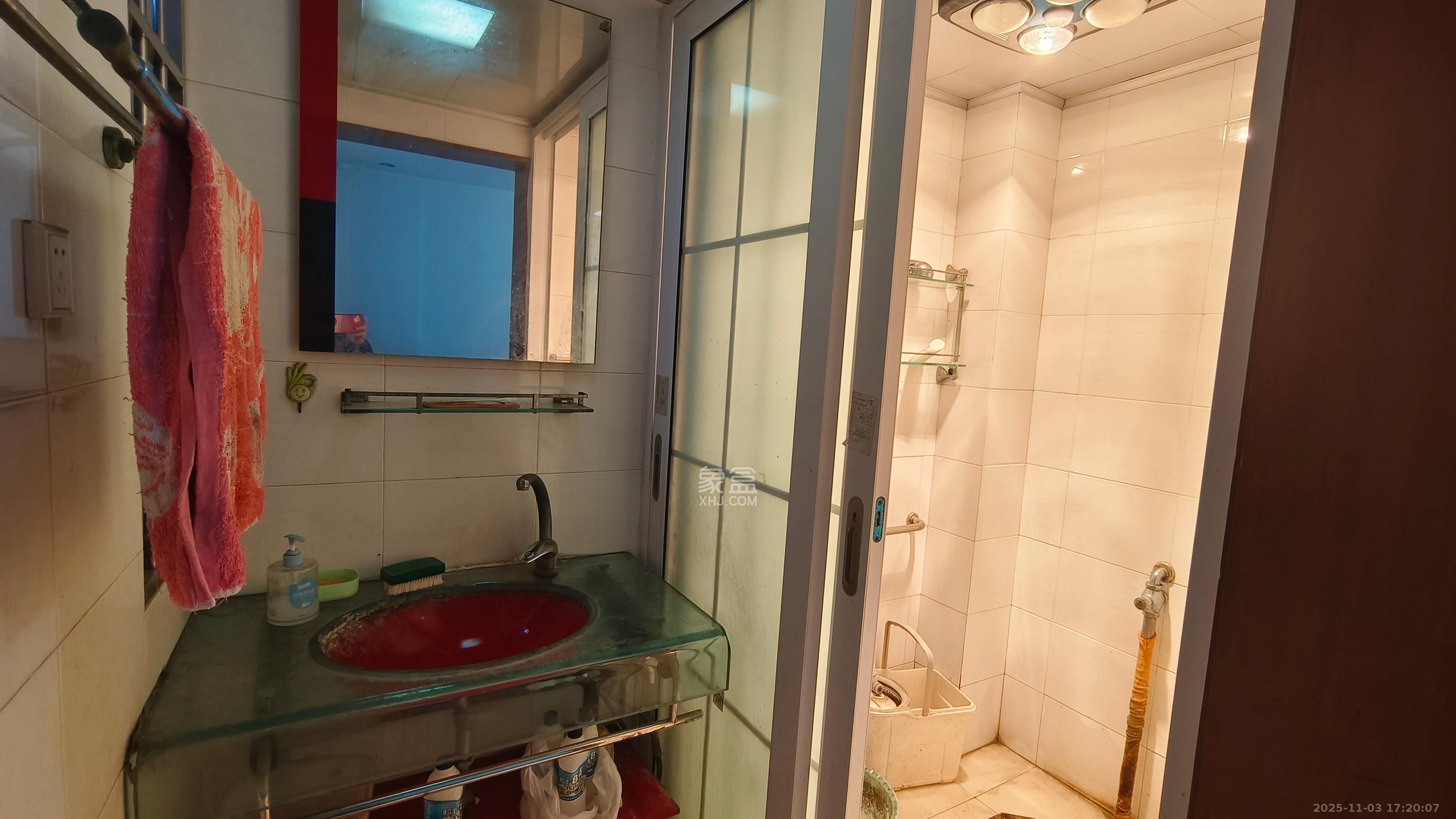 芙蓉苑  4室2厅2卫    2800.0元/月室内图