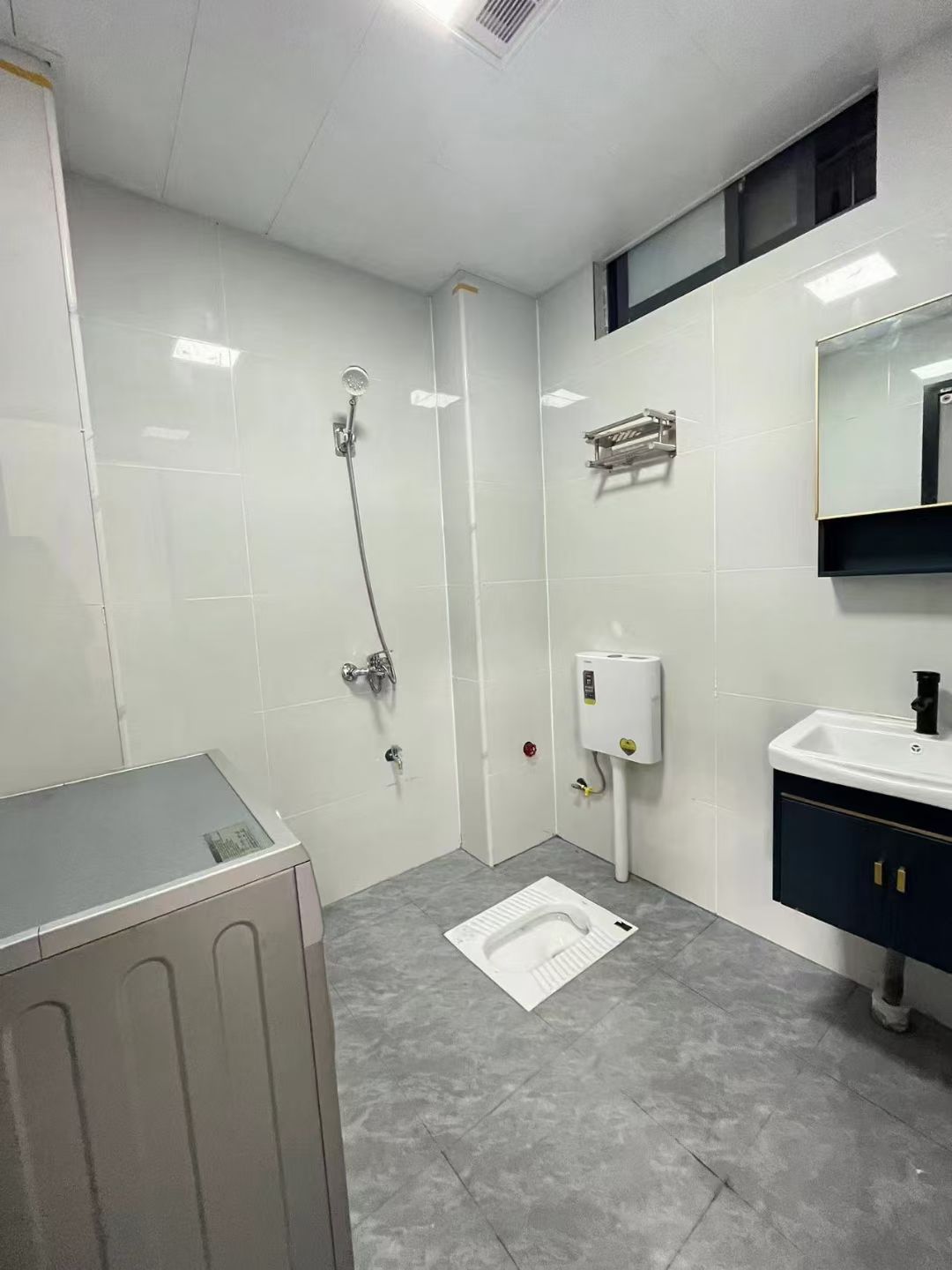 西合路(红湘段)安置房 1室1厅1卫 1380.0元/月 西合路(红湘段)安置房 1室1厅1卫 1380.0元/月室内图