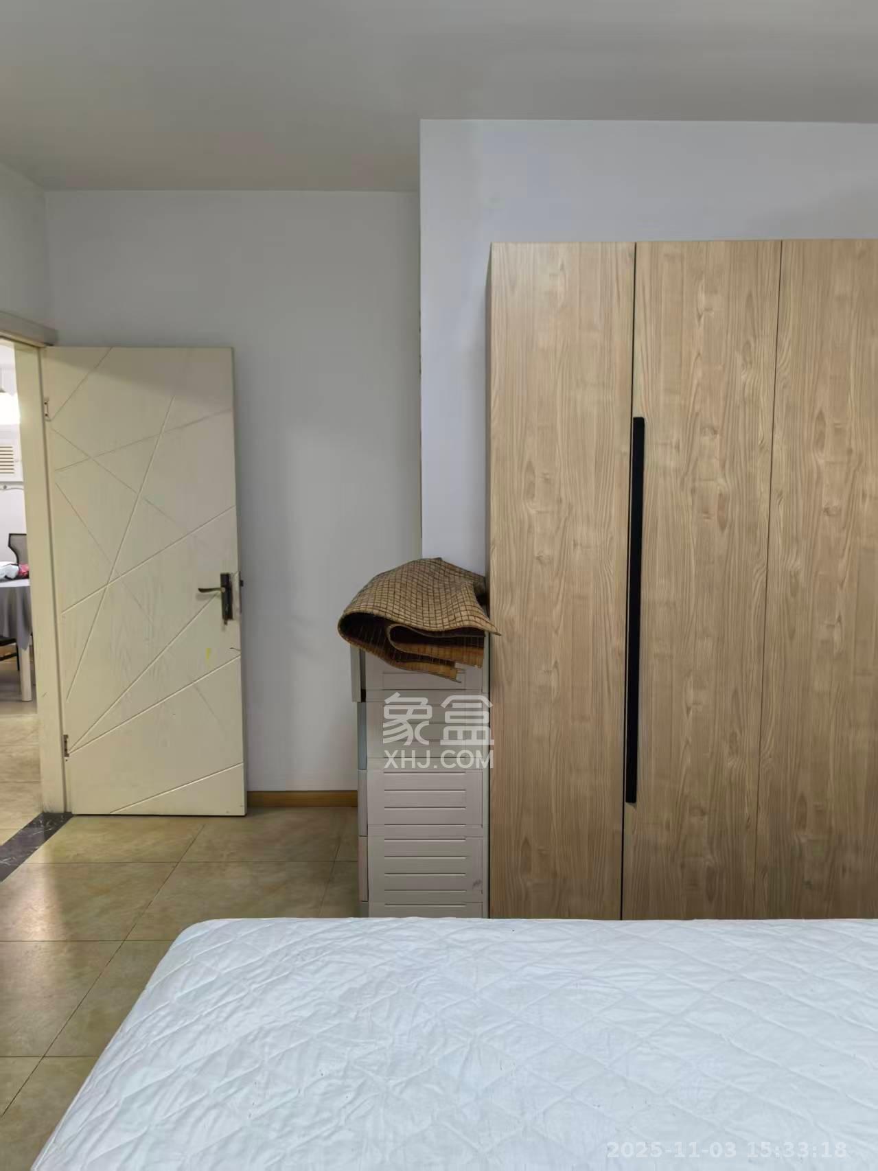 麓枫和苑  2室1厅1卫    2200.0元/月室内图