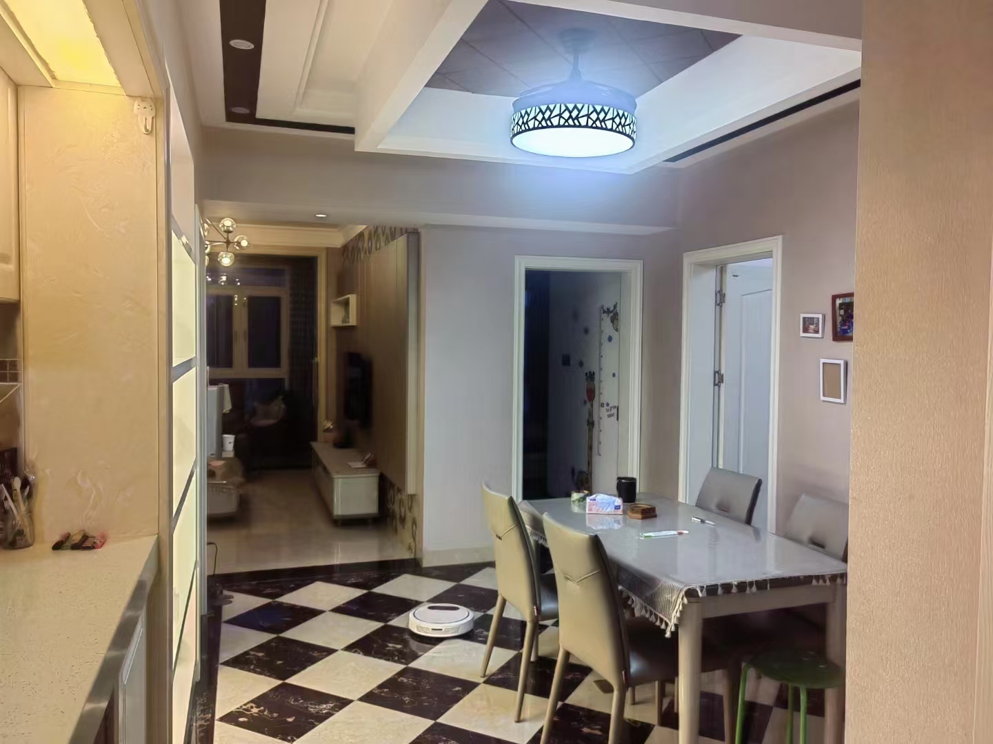 融冠亲城  3室0厅0卫    2700.0元/月室内图