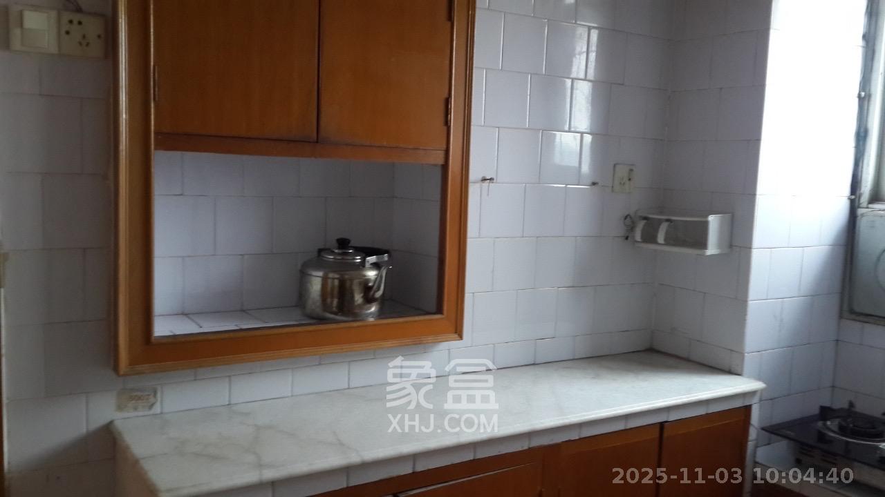 中建五局信和苑四区  2室2厅2卫    1300.0元/月室内图